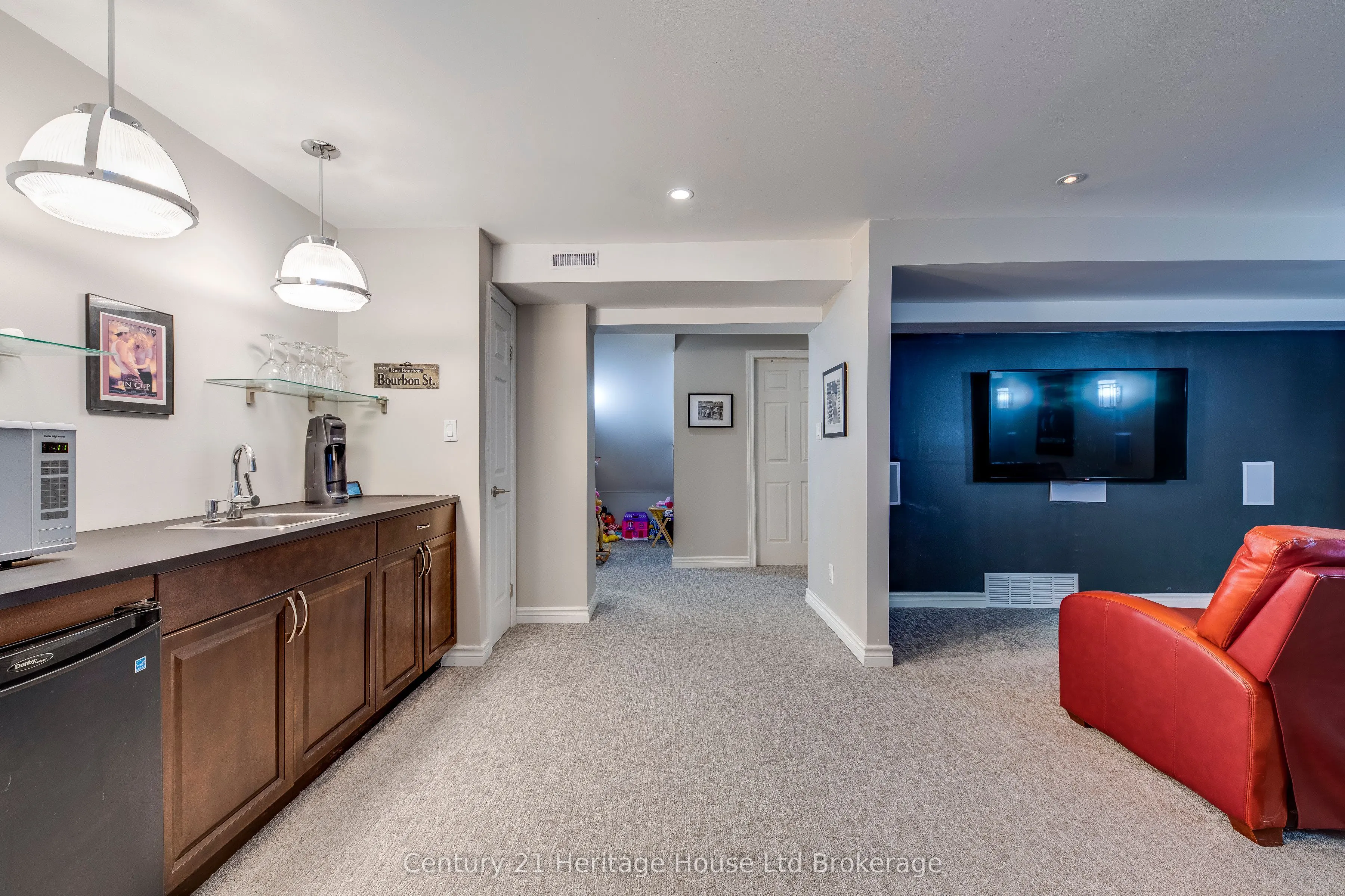 206 Fiddlers Green Road