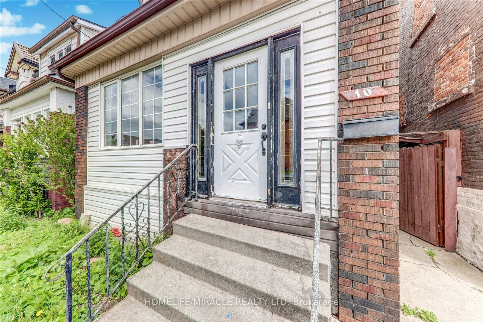 10 St Matthews Avenue