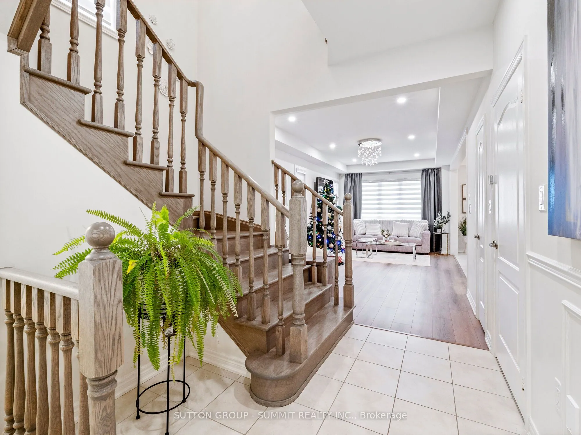 12 Great Falls Boulevard