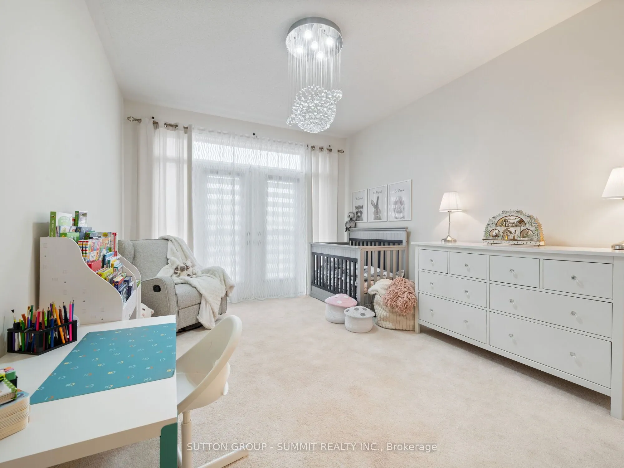 12 Great Falls Boulevard