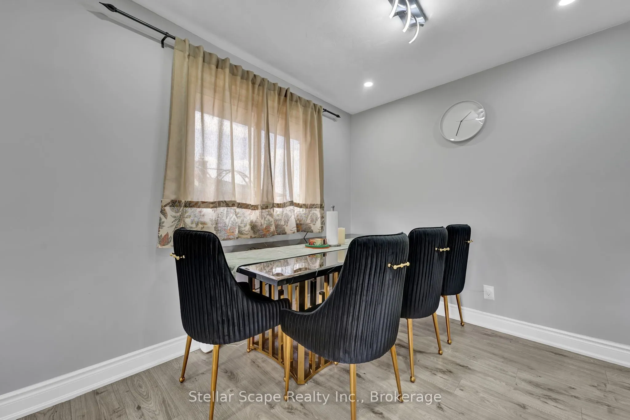 42 Tupper Crescent