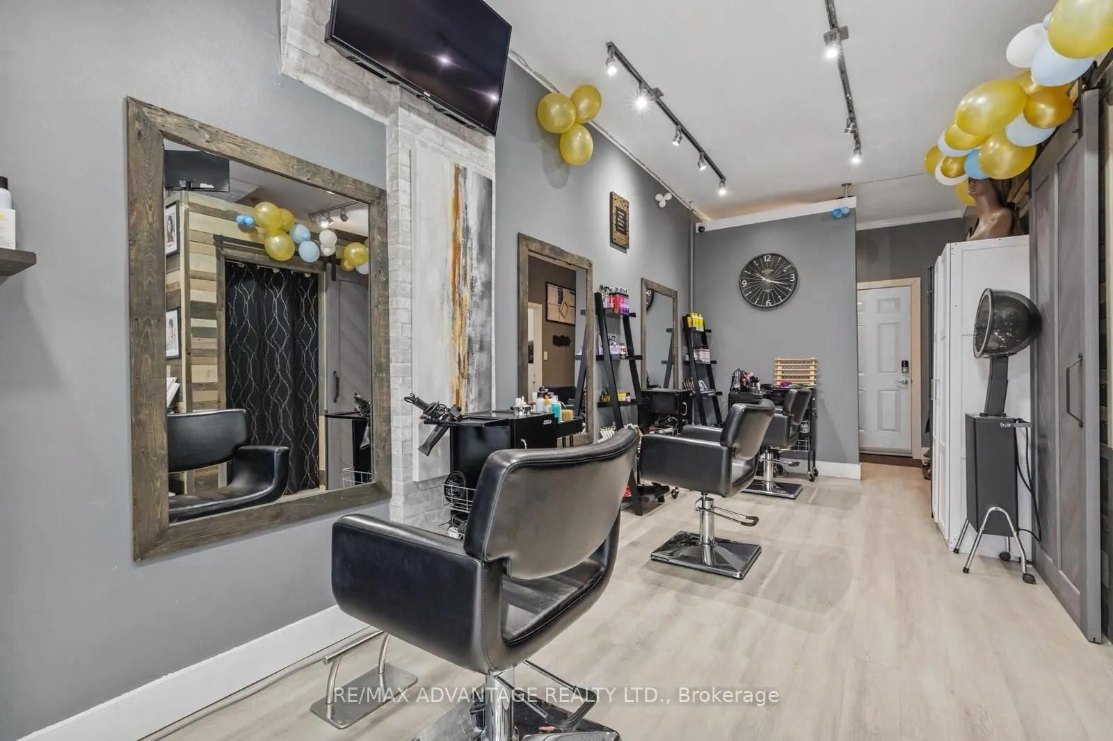 122 Wharncliffe Road S