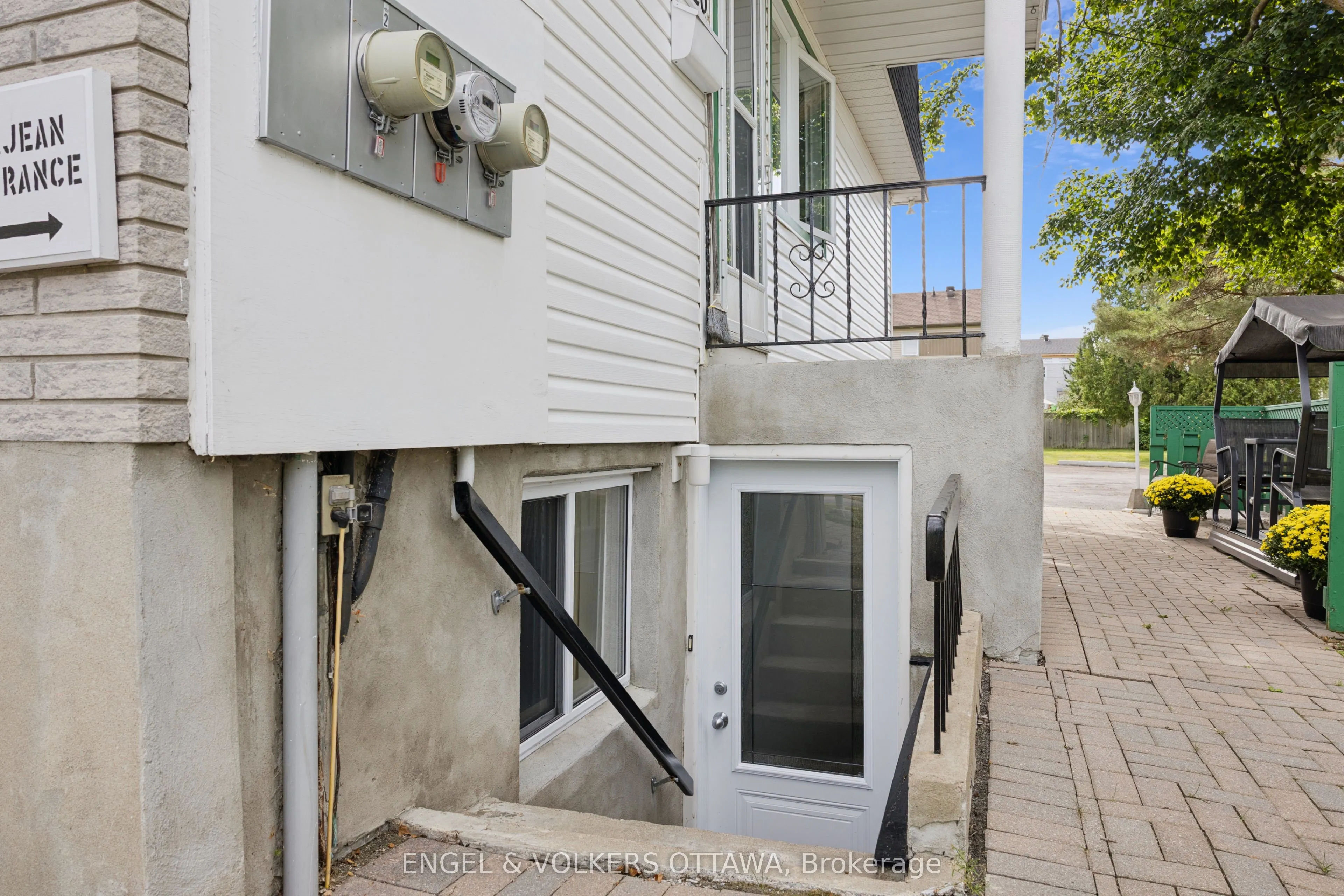 1318 St Jean Street