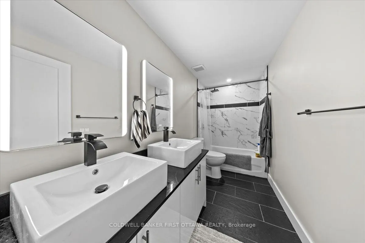 22 Inverkip Avenue, #A/B