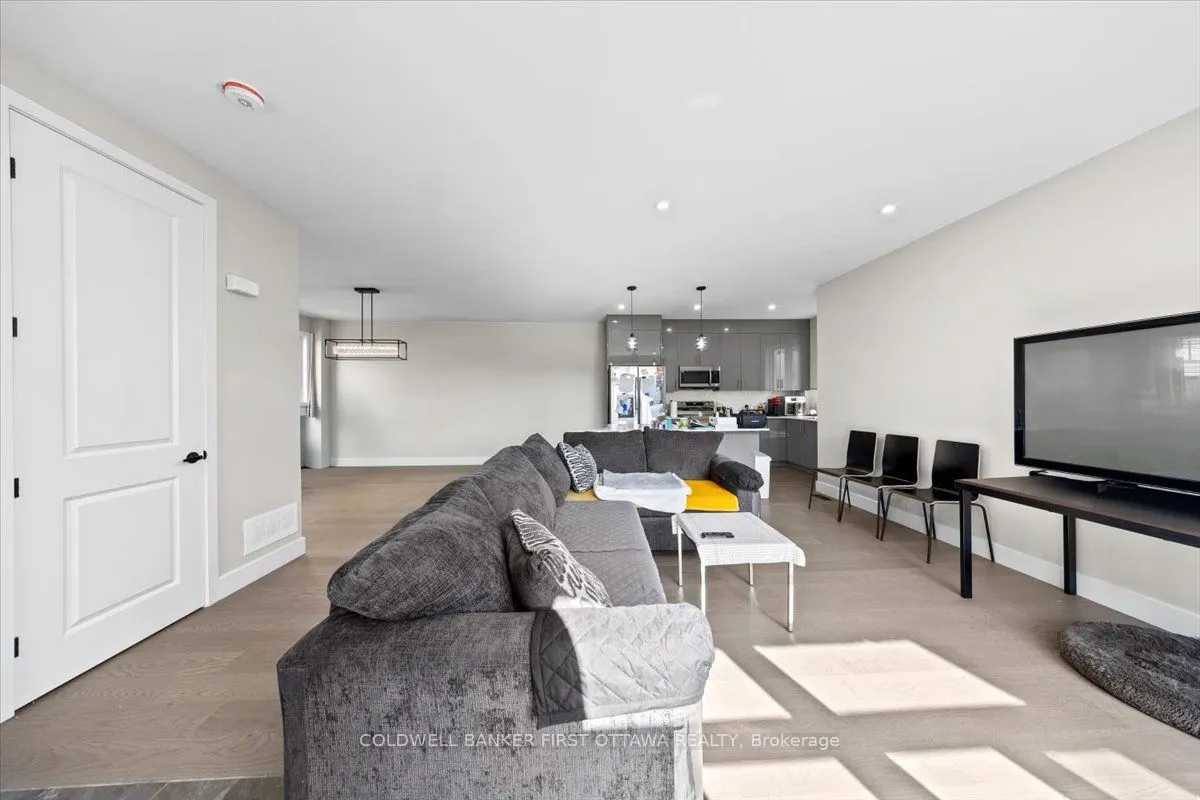 25 Pennard Way, #A & B
