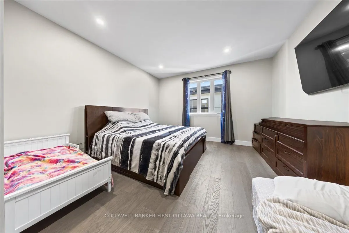 25 Pennard Way, #A & B