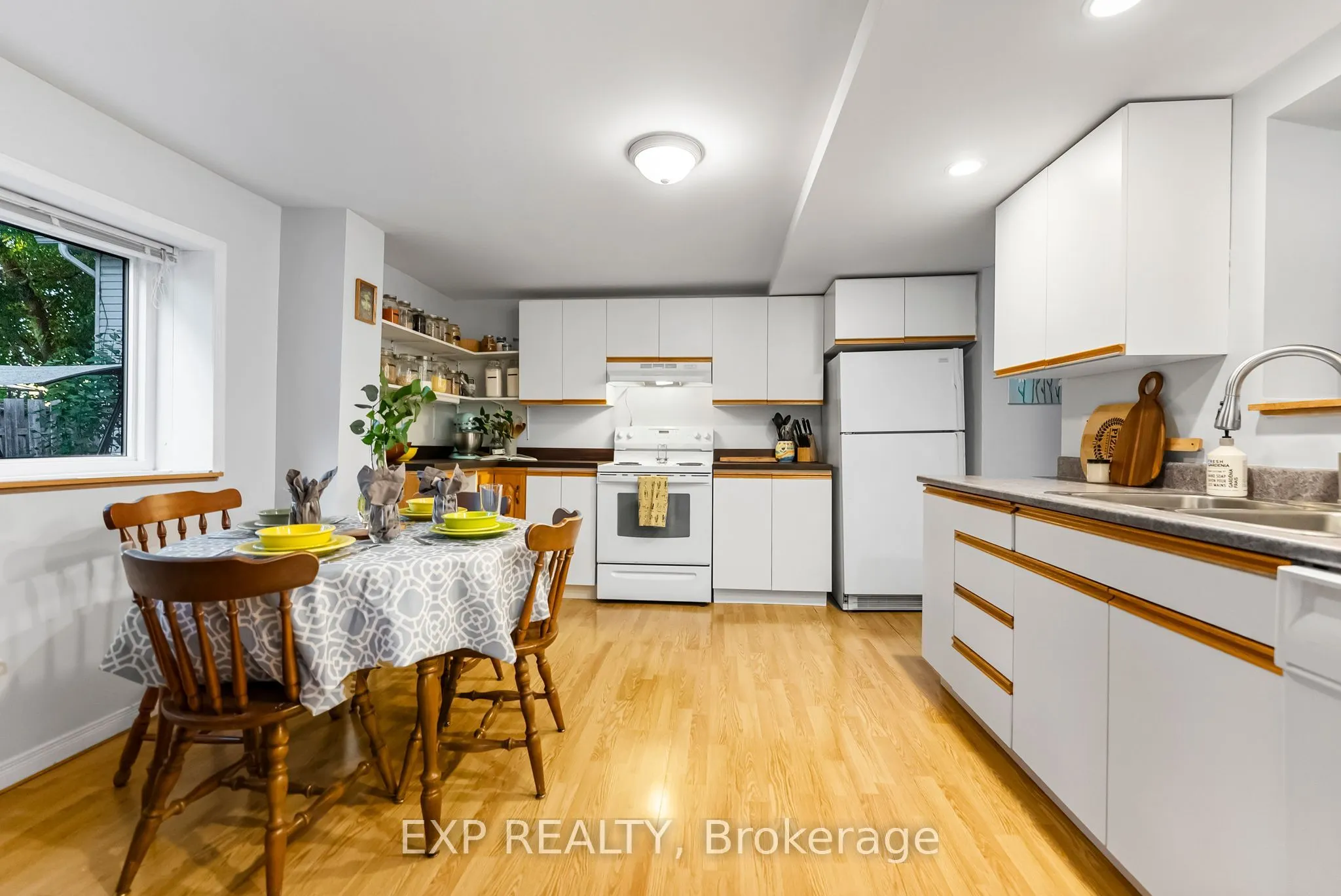 97 Edward Street S
