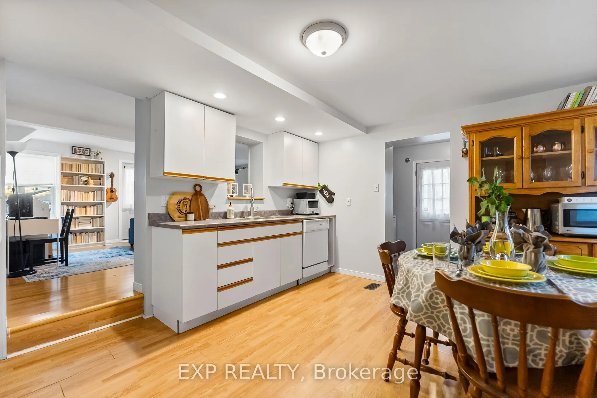 97 Edward Street S