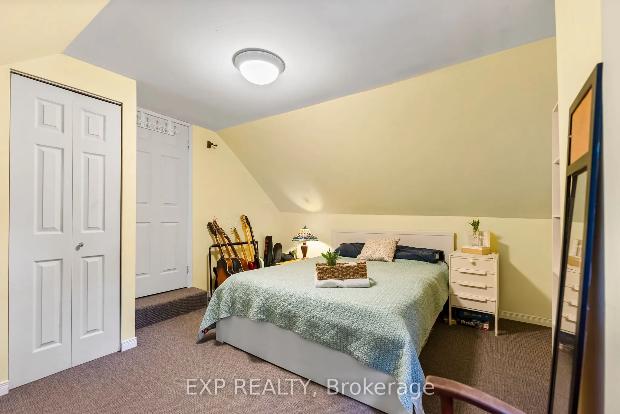 97 Edward Street S