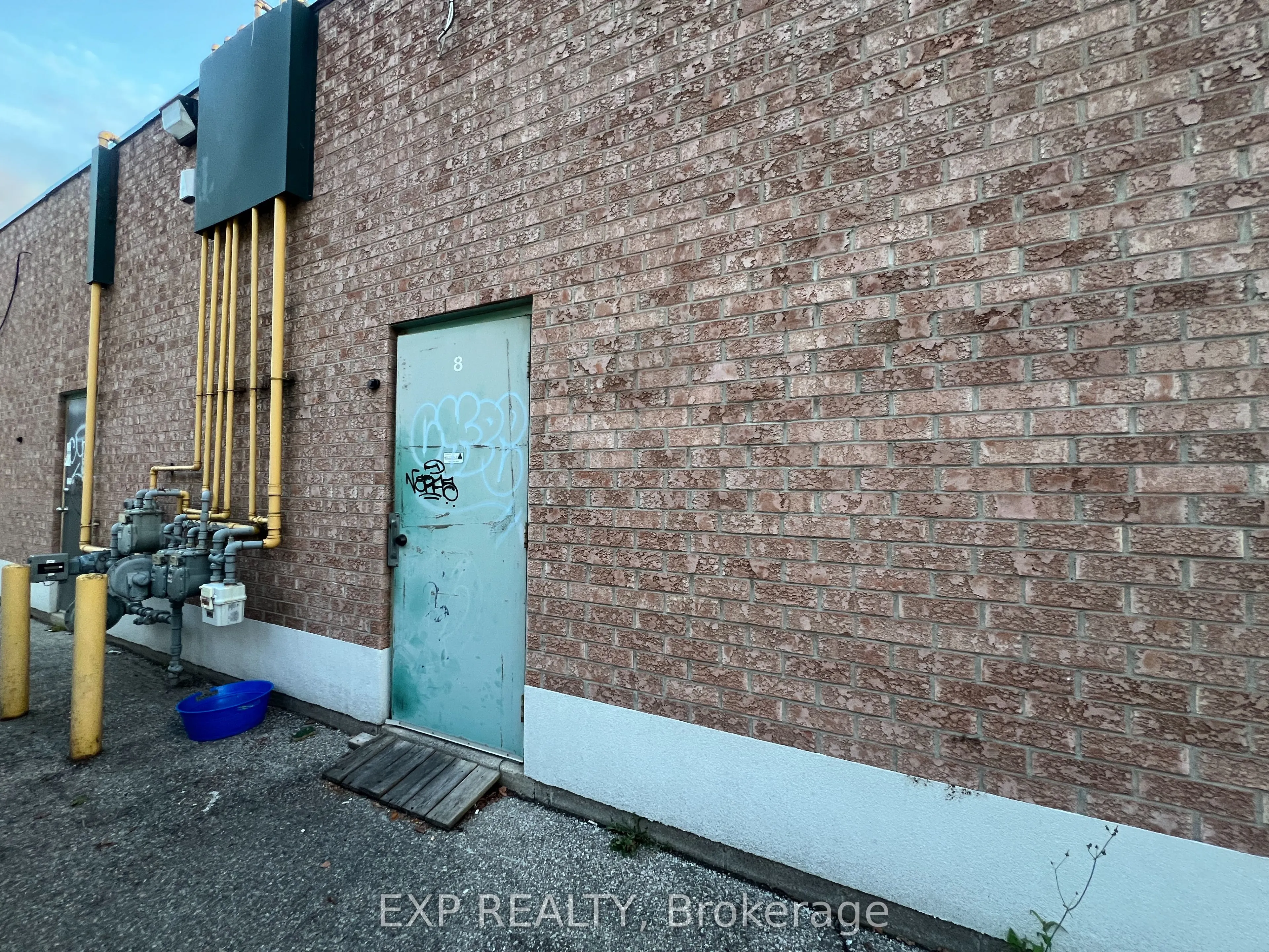 383 Elgin Street N