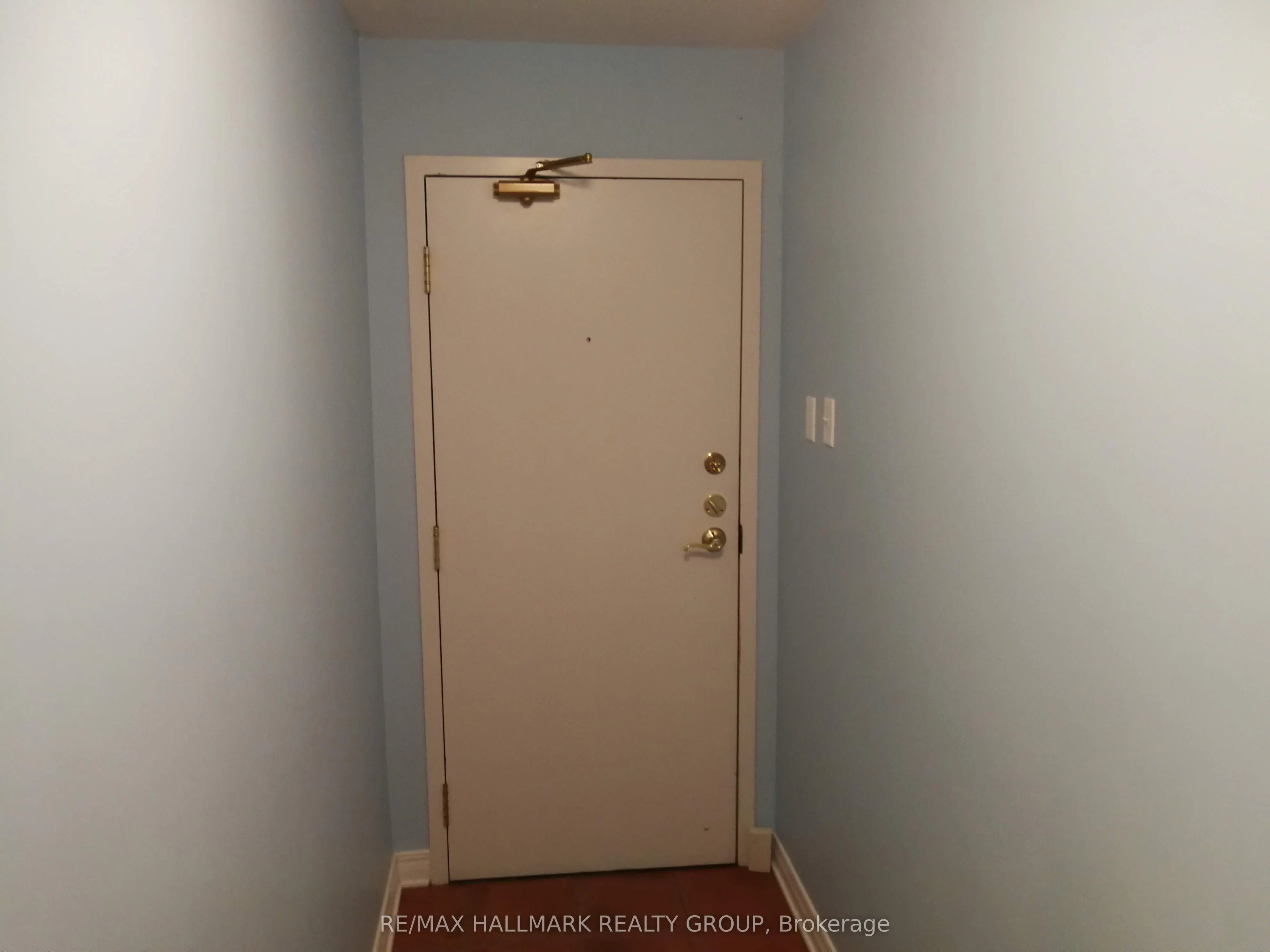 429 Somerset Street W, #413