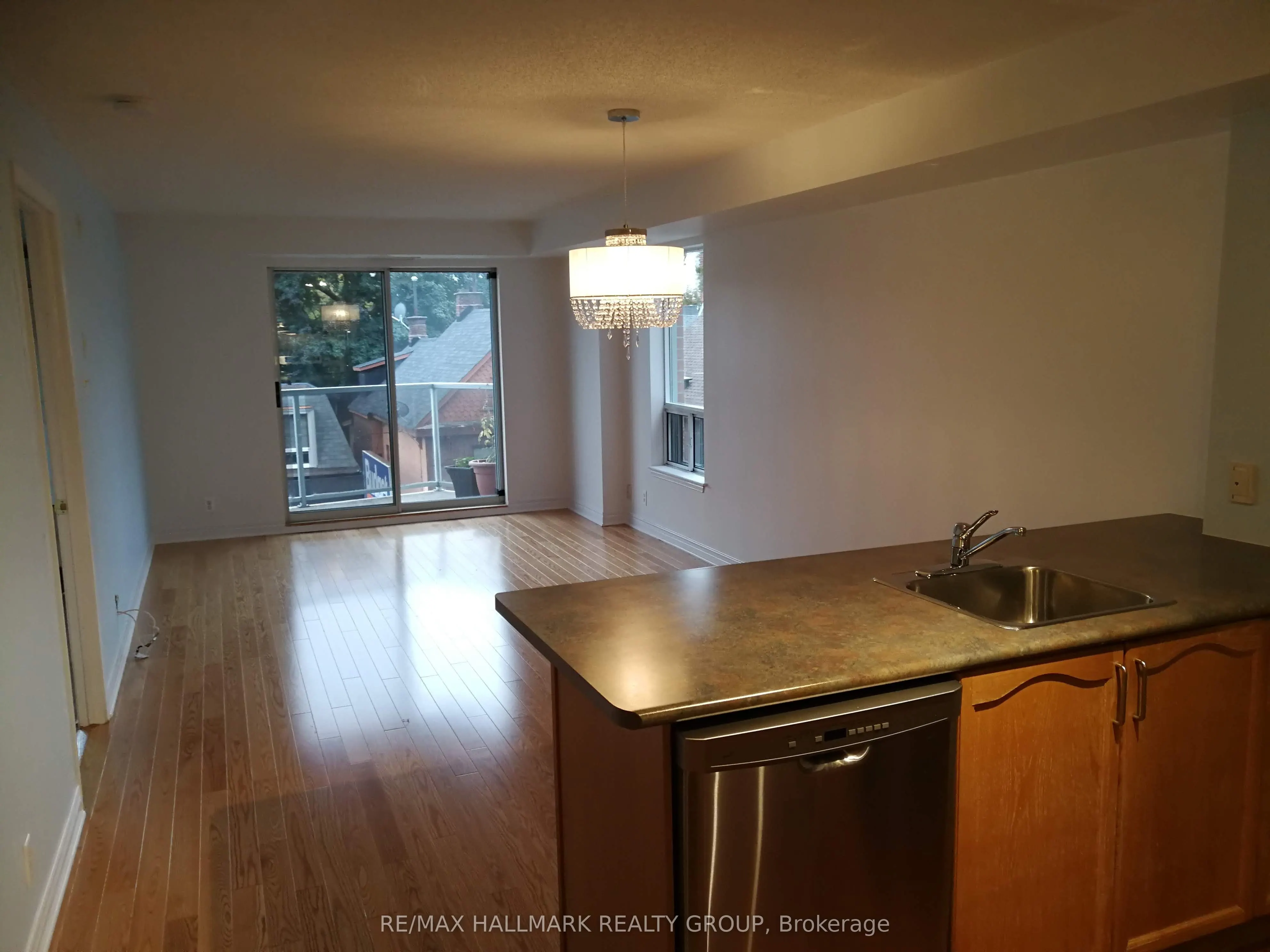 429 Somerset Street W, #413
