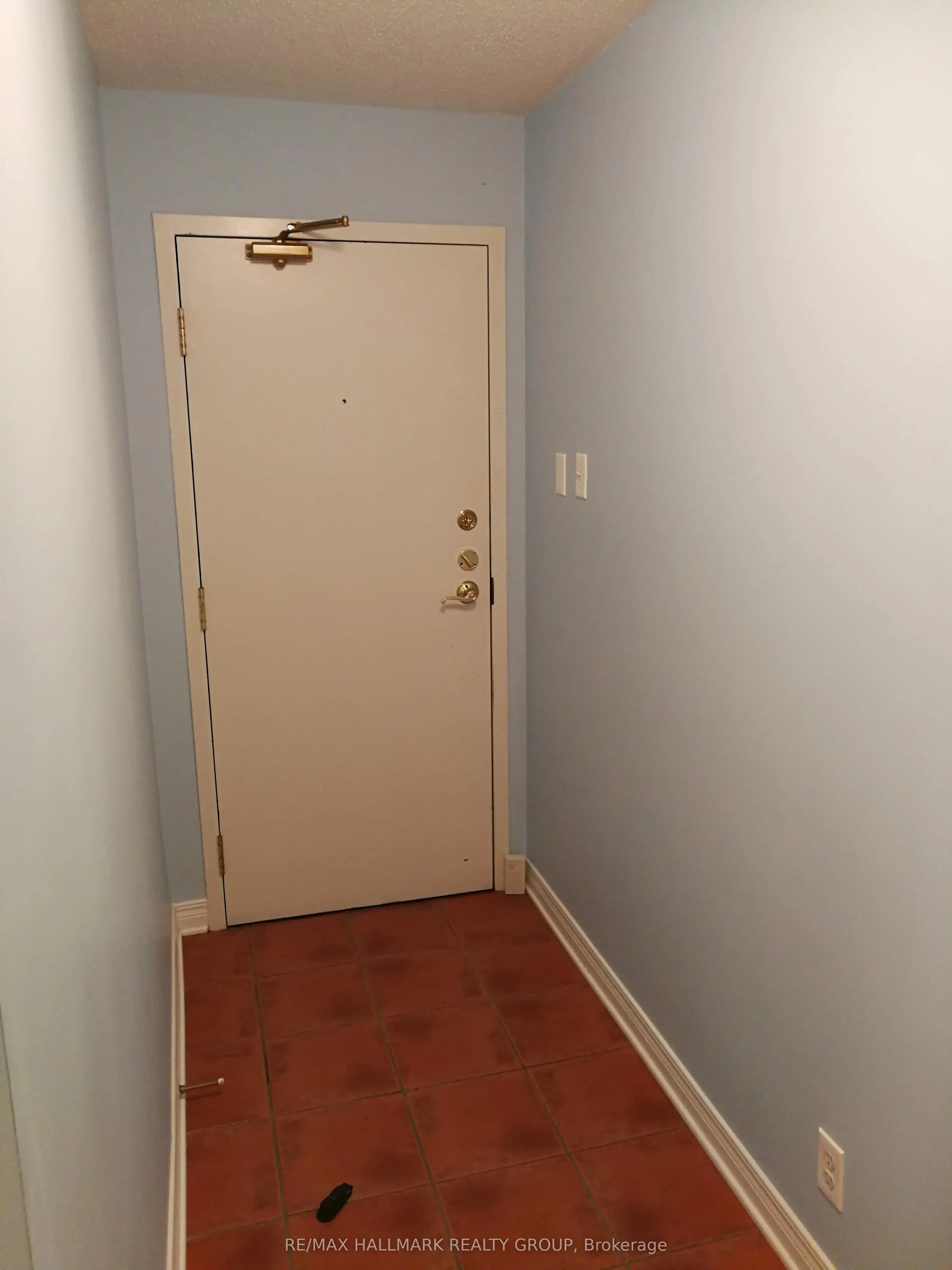 429 Somerset Street W, #413