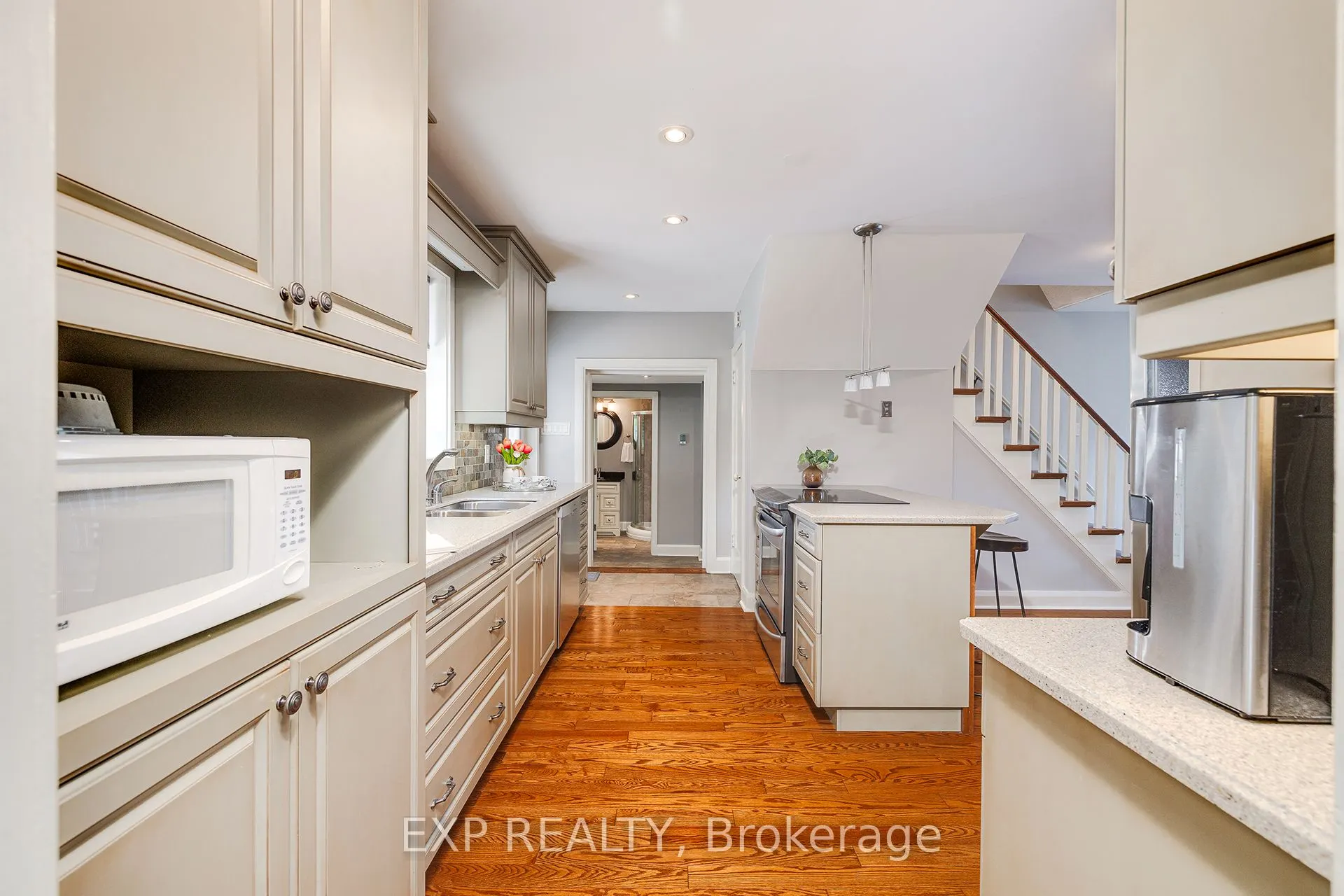 46 Sydenham Street S