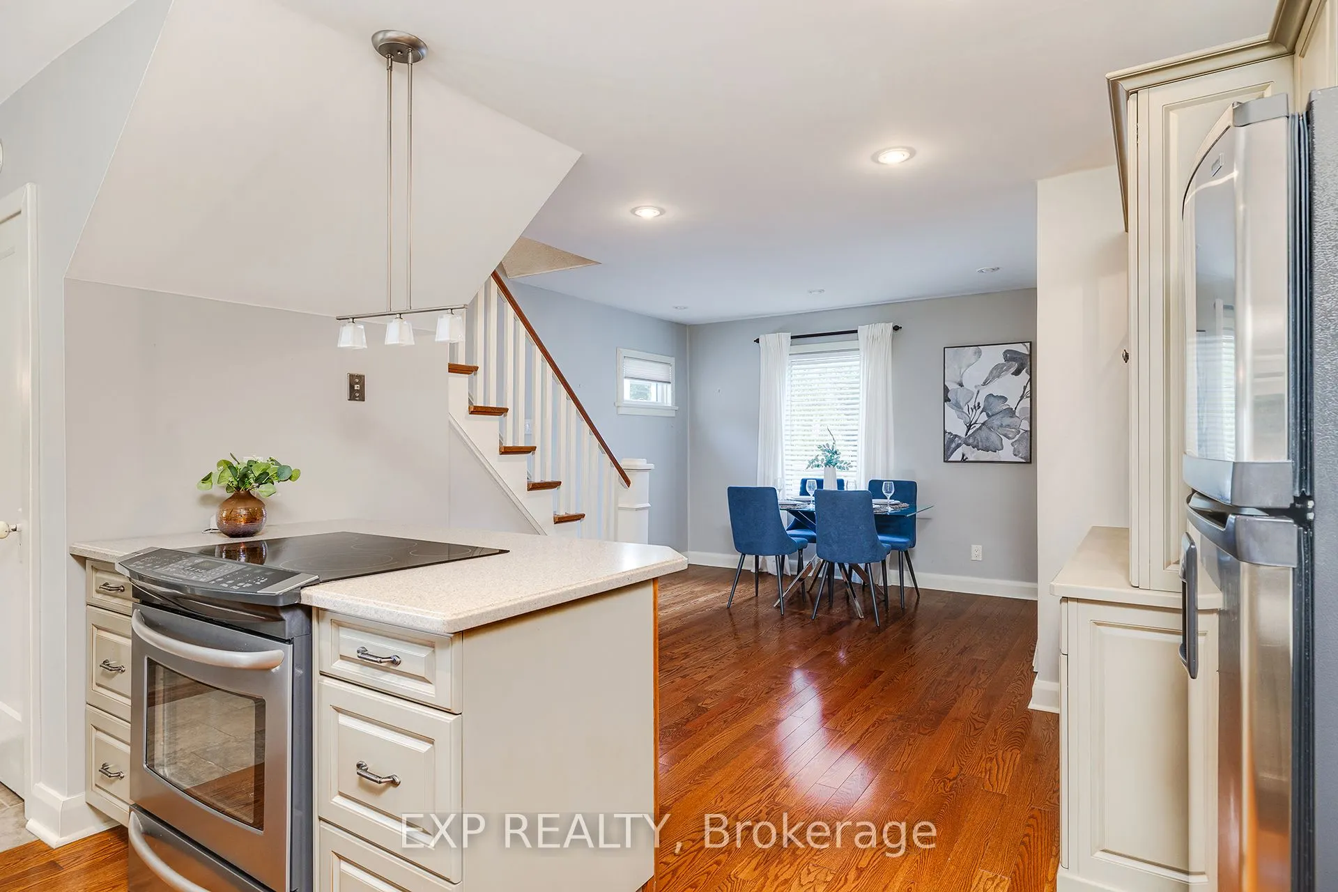 46 Sydenham Street S