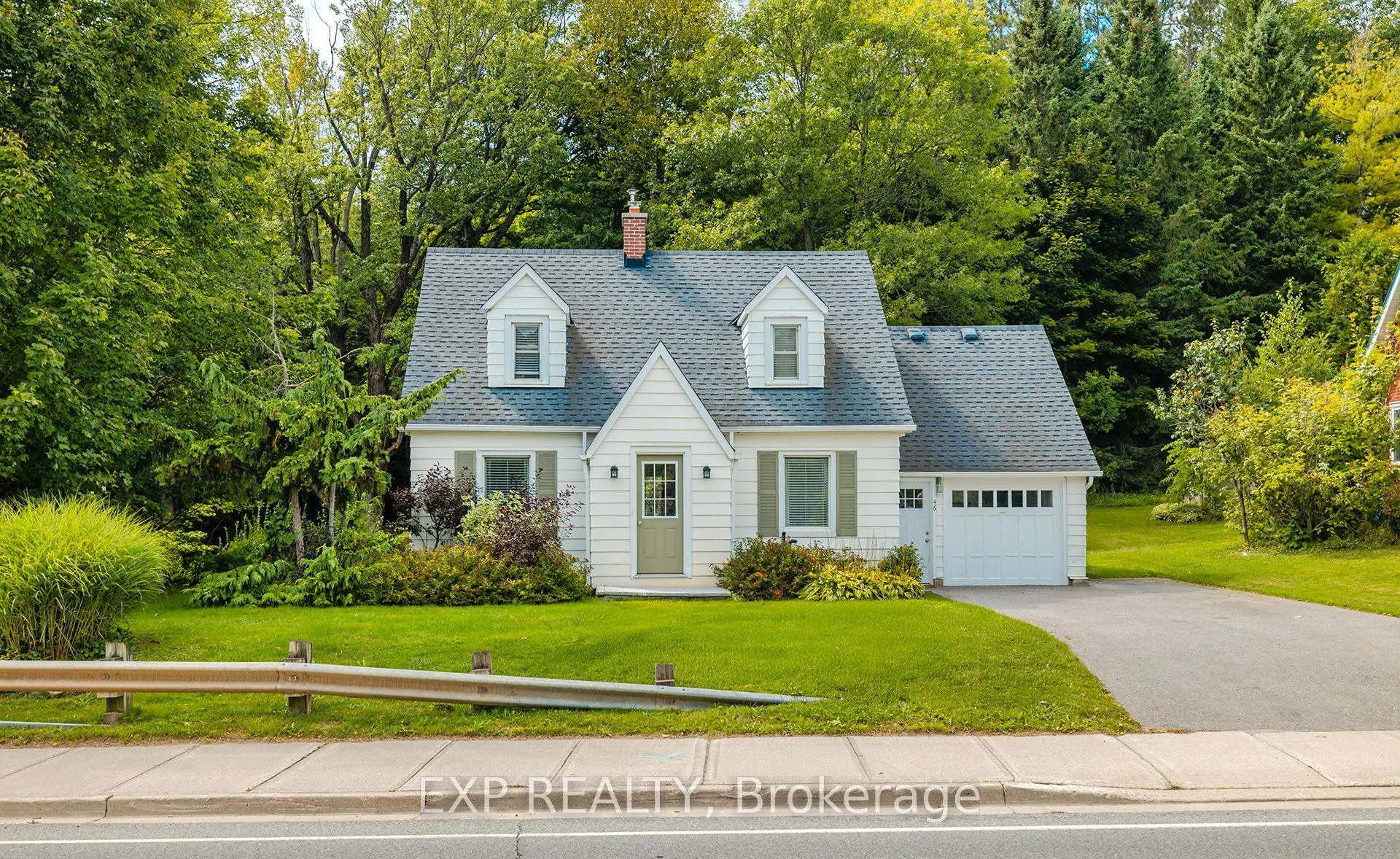 46 Sydenham Street S