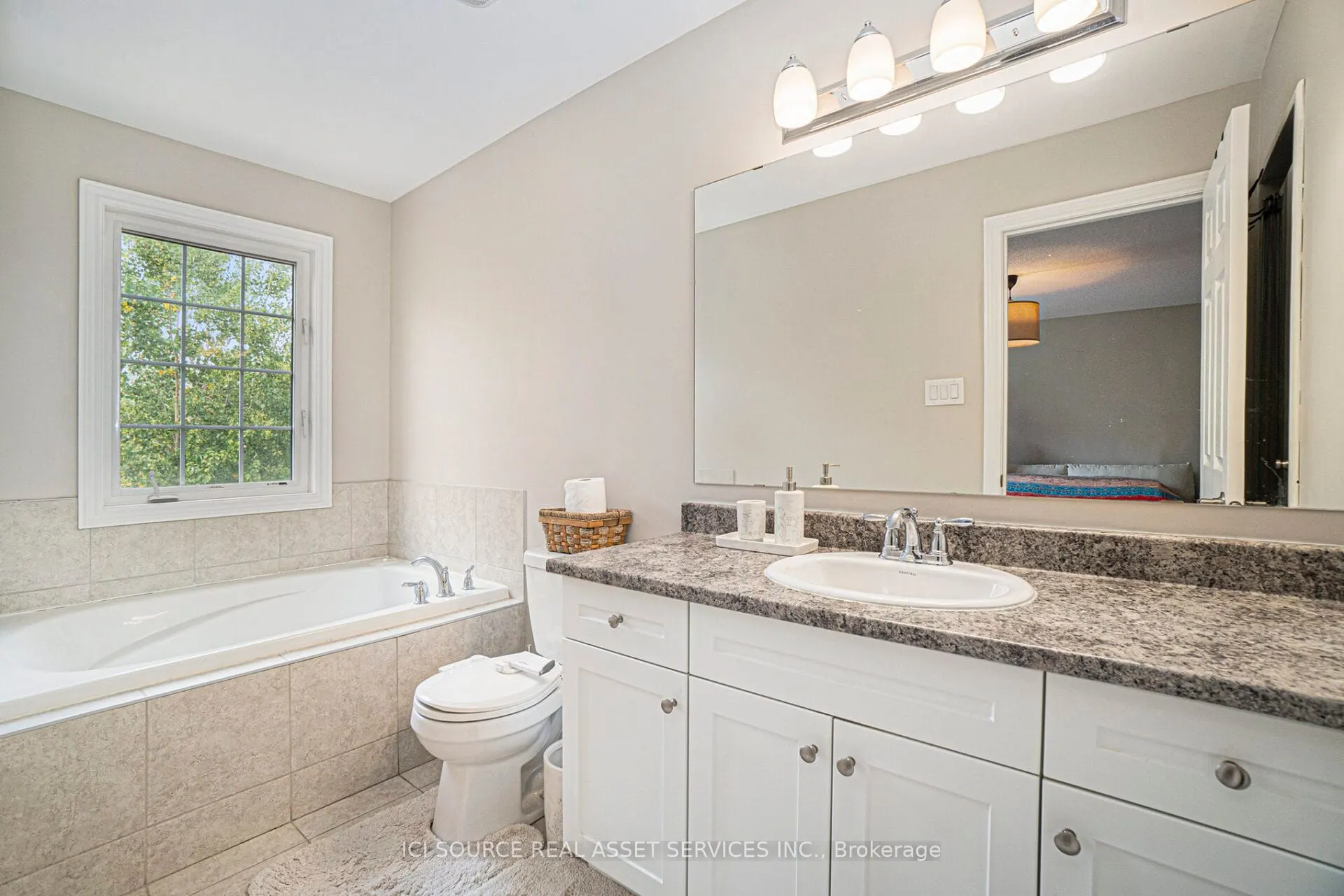 748 Mayfly Crescent