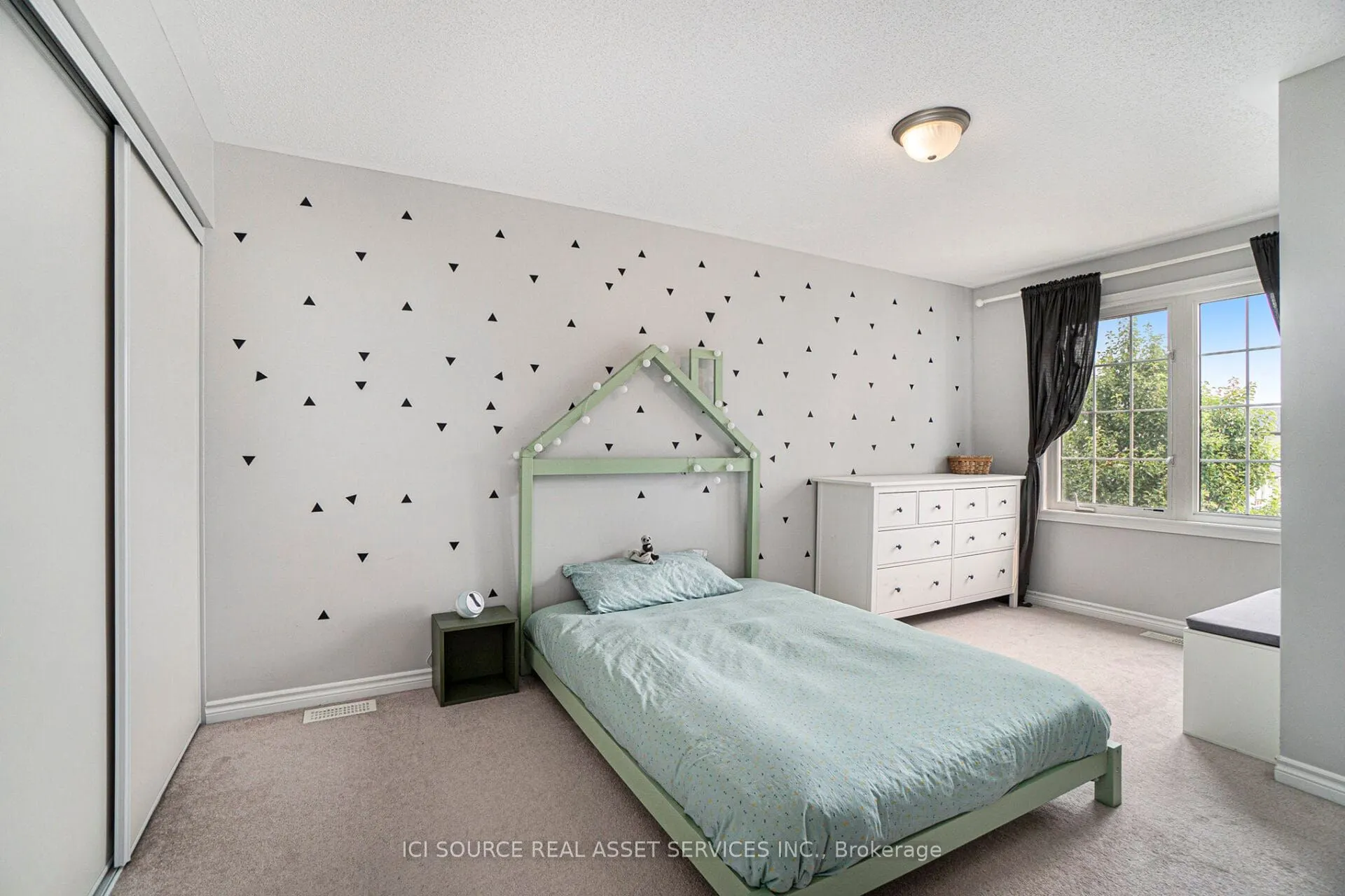748 Mayfly Crescent