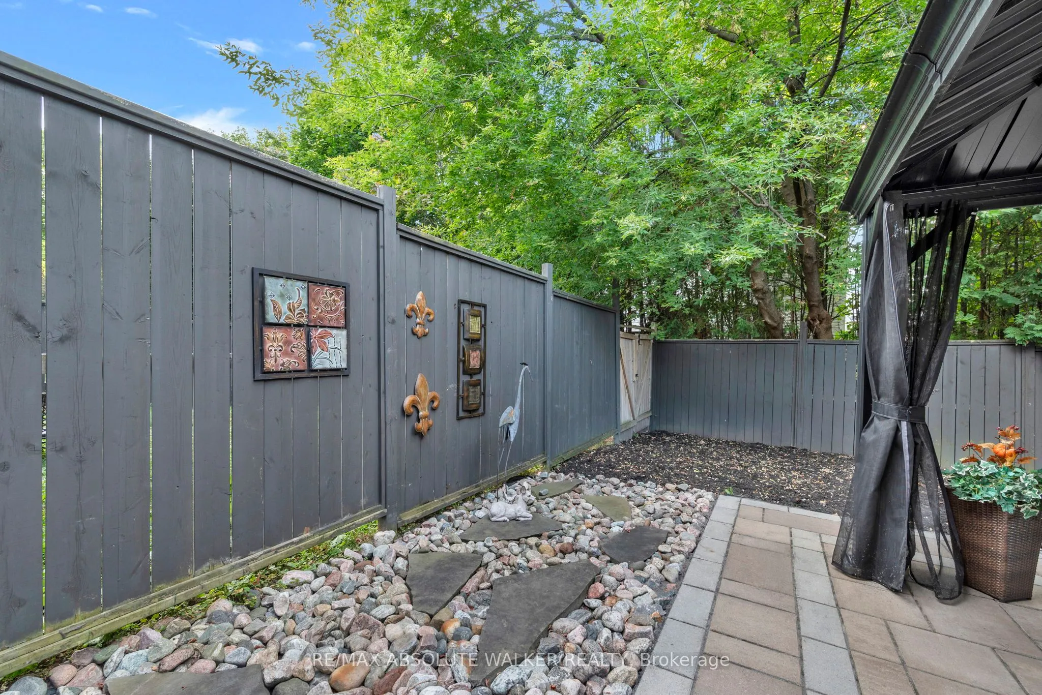502 Moodie Drive