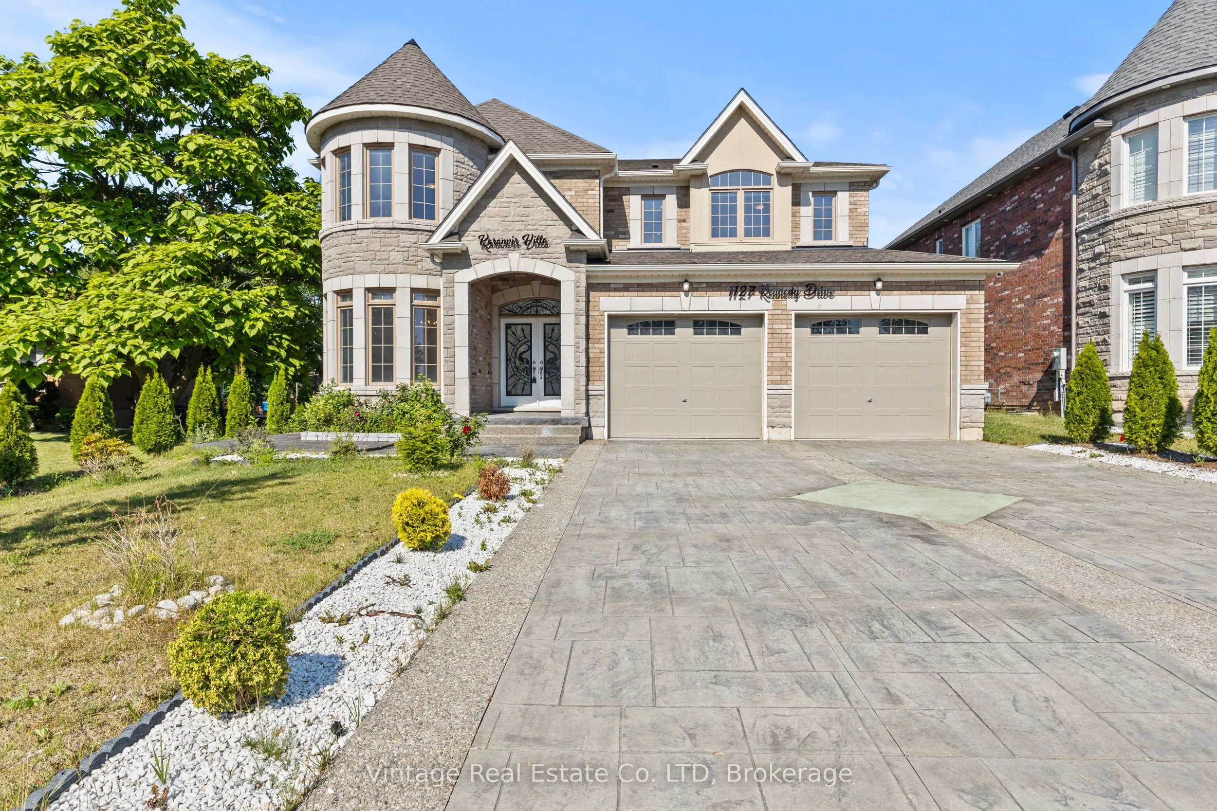 1127 Kennedy Drive