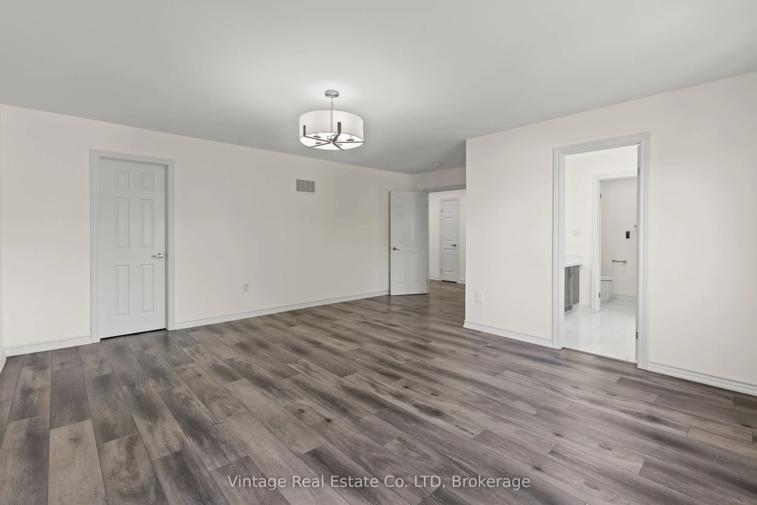 1127 Kennedy Drive