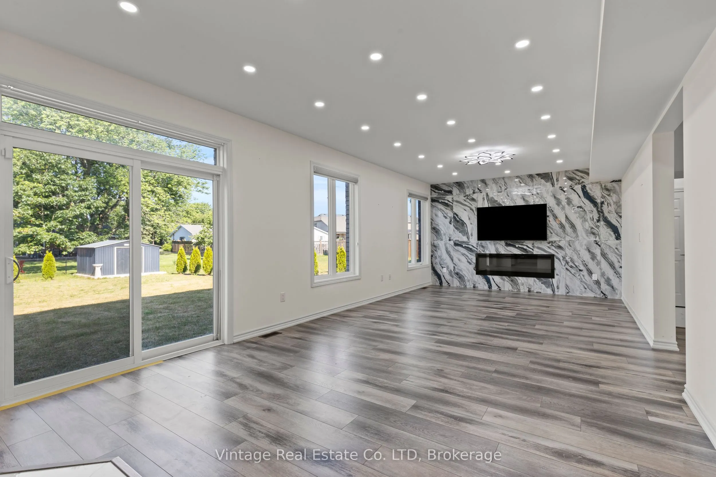 1127 Kennedy Drive