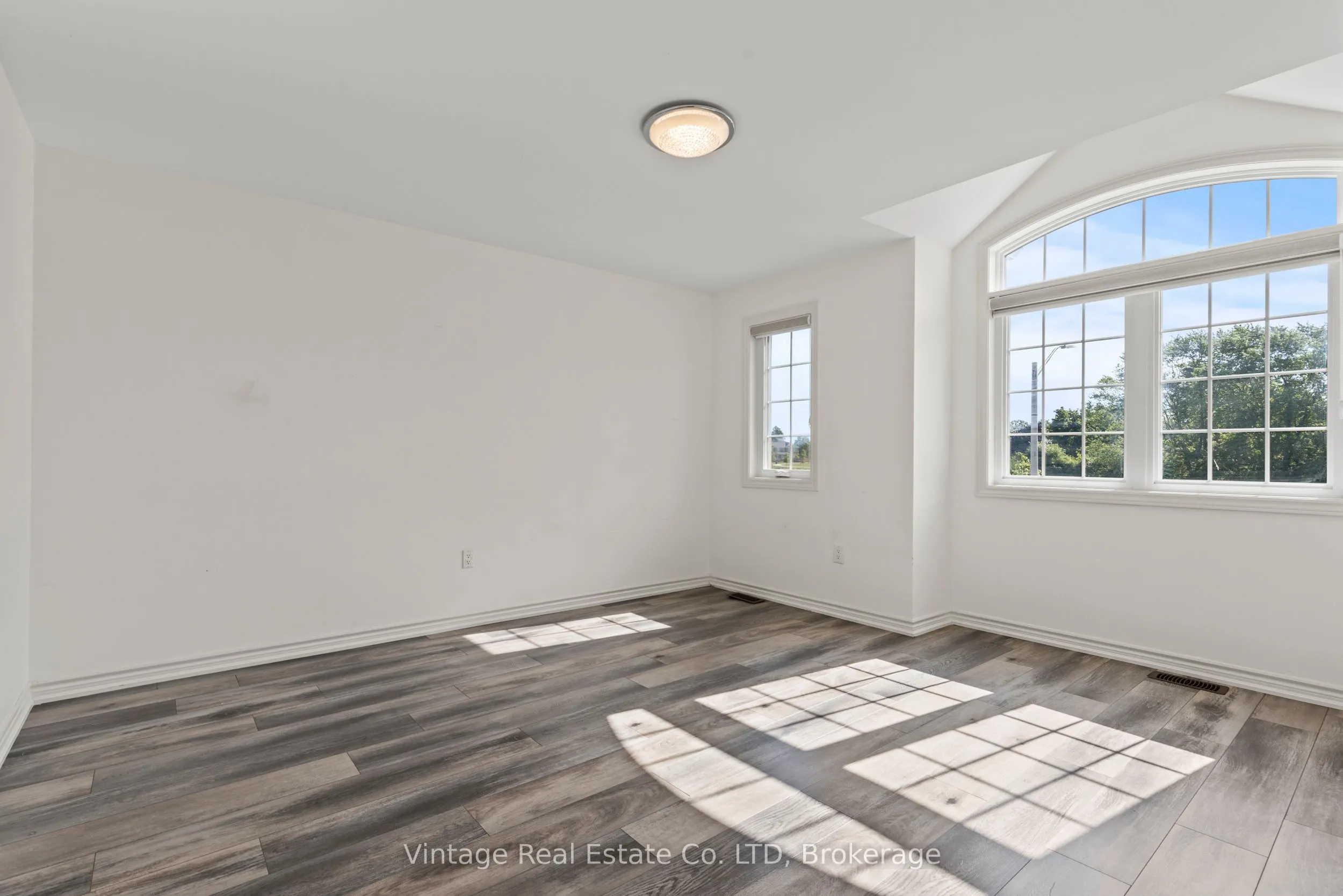 1127 Kennedy Drive