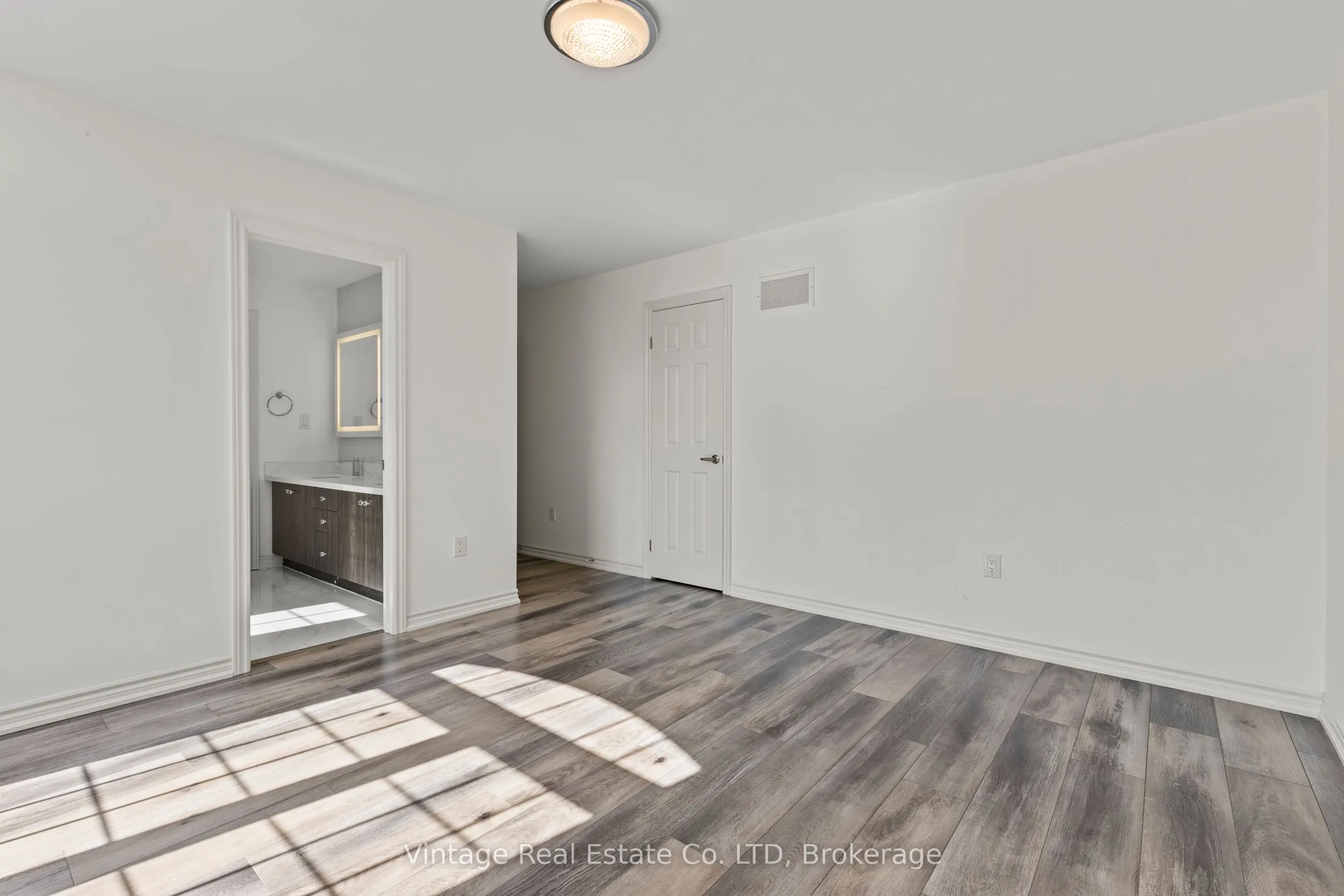 1127 Kennedy Drive