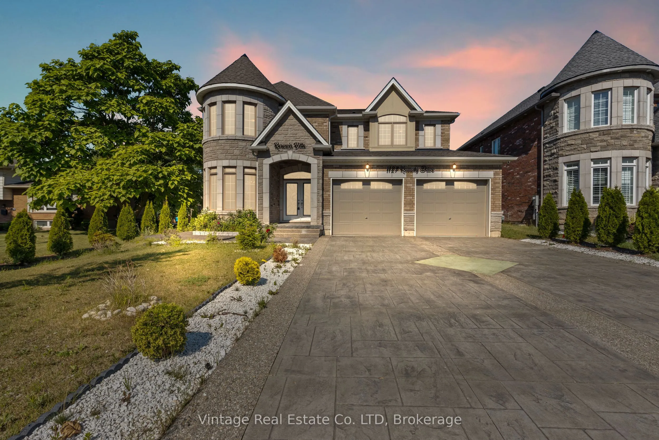 1127 Kennedy Drive