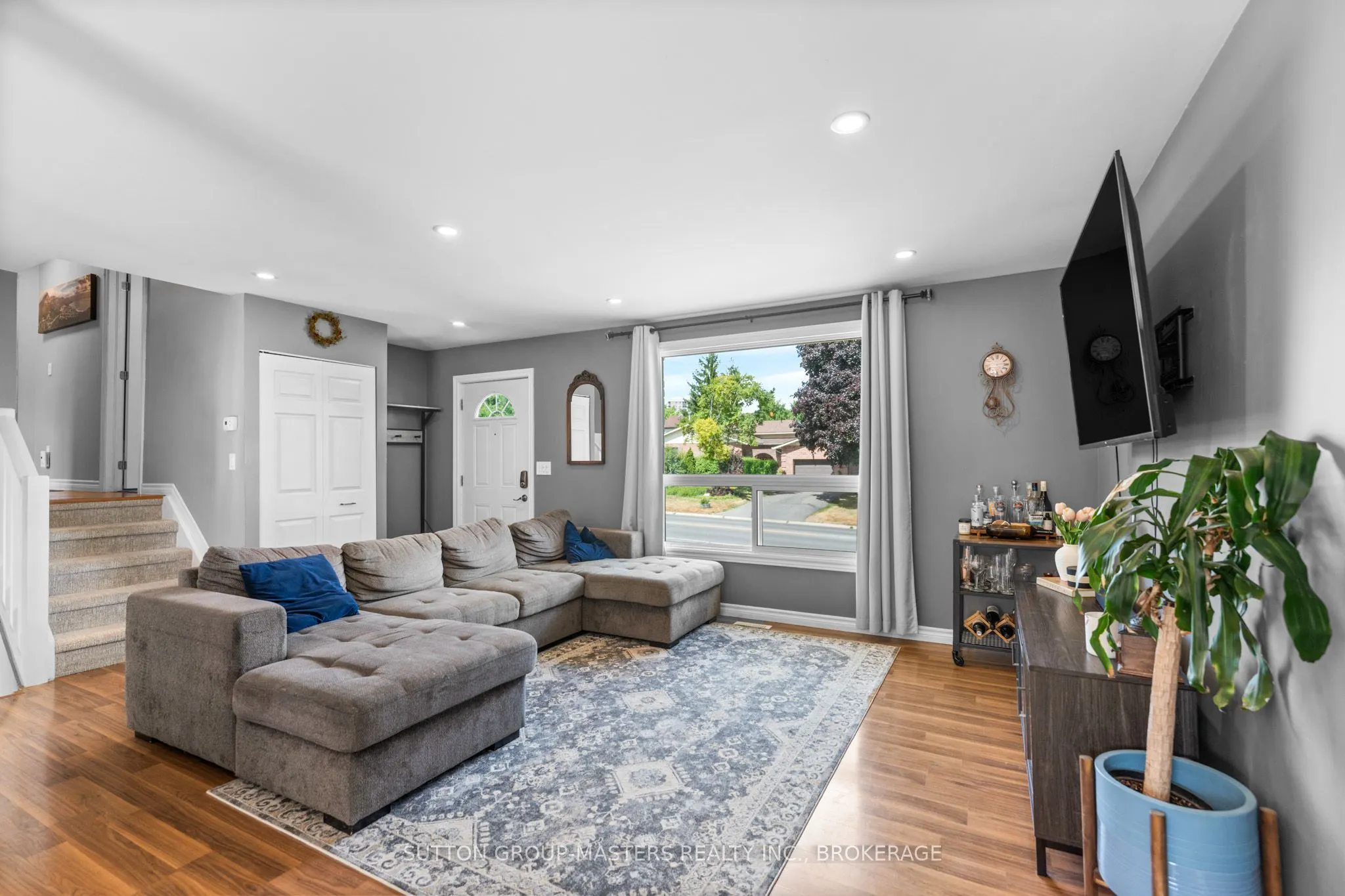 883 Old Colony Road