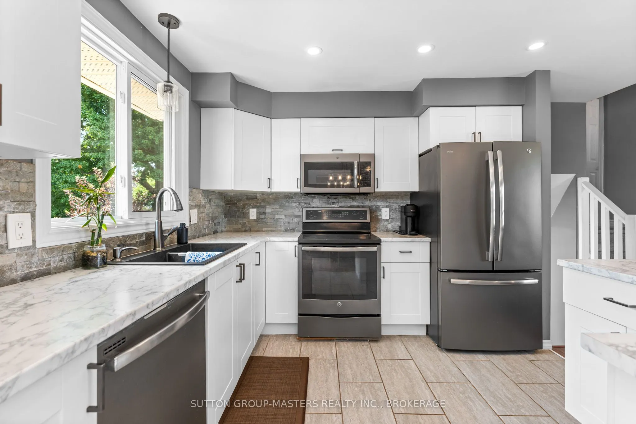 883 Old Colony Road
