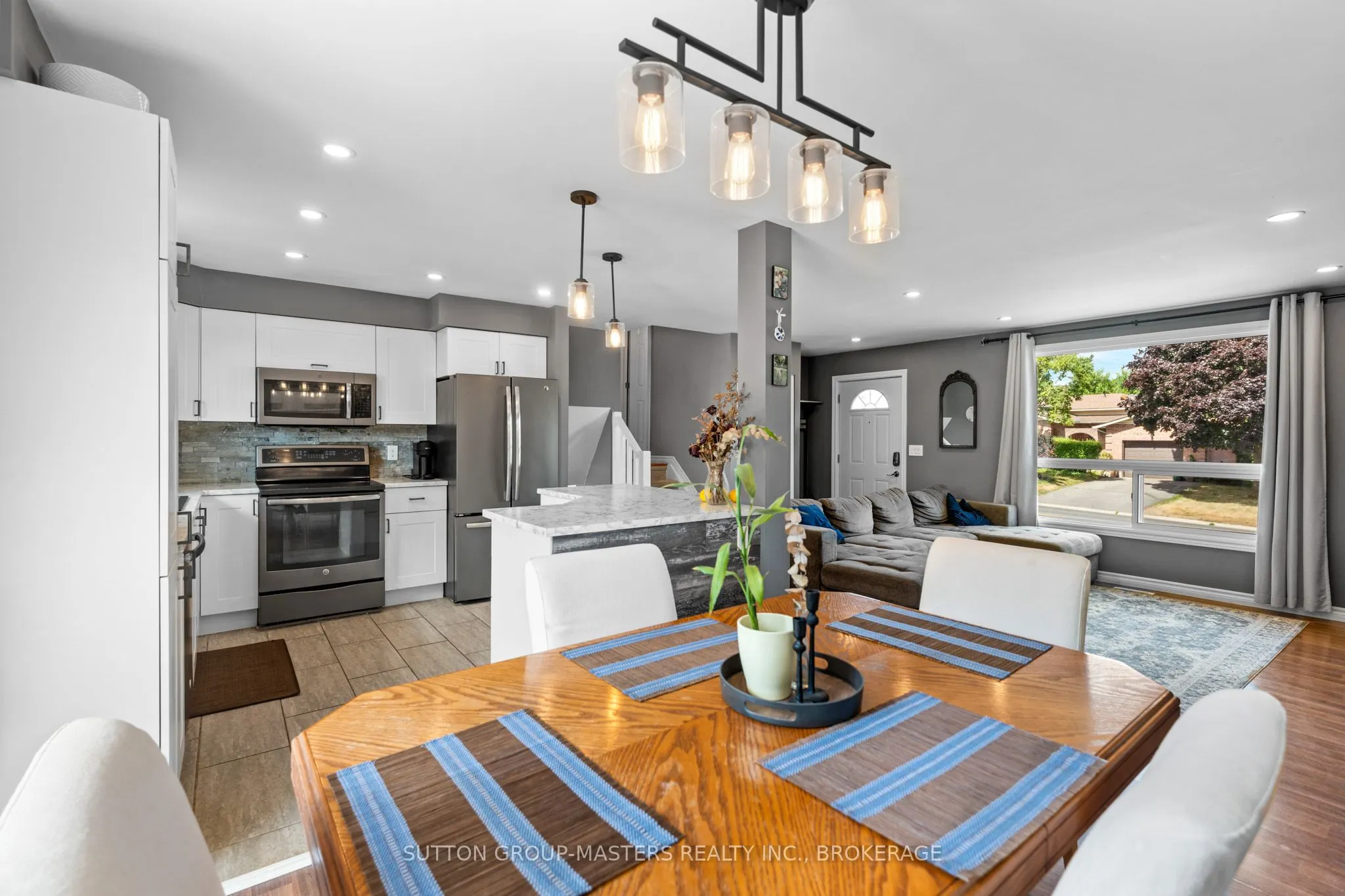 883 Old Colony Road