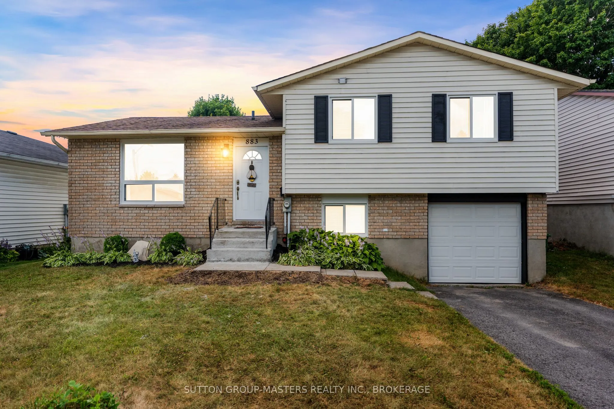 883 Old Colony Road