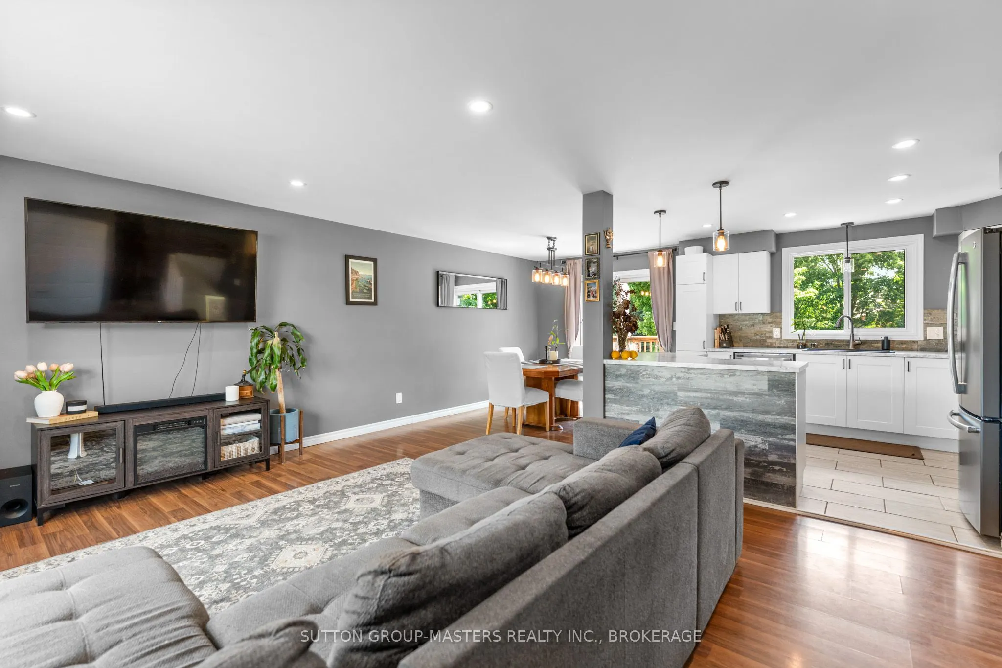 883 Old Colony Road