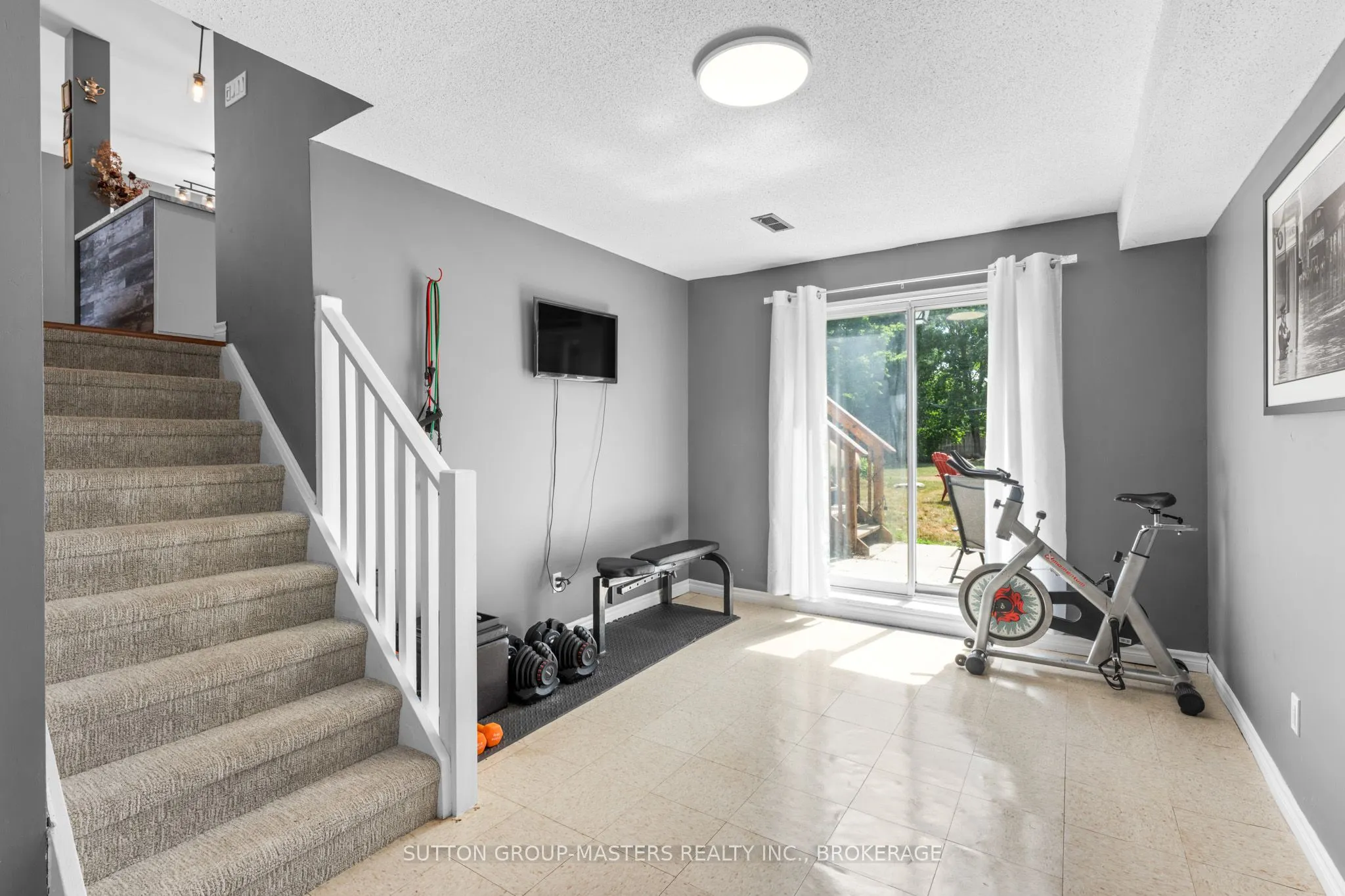 883 Old Colony Road