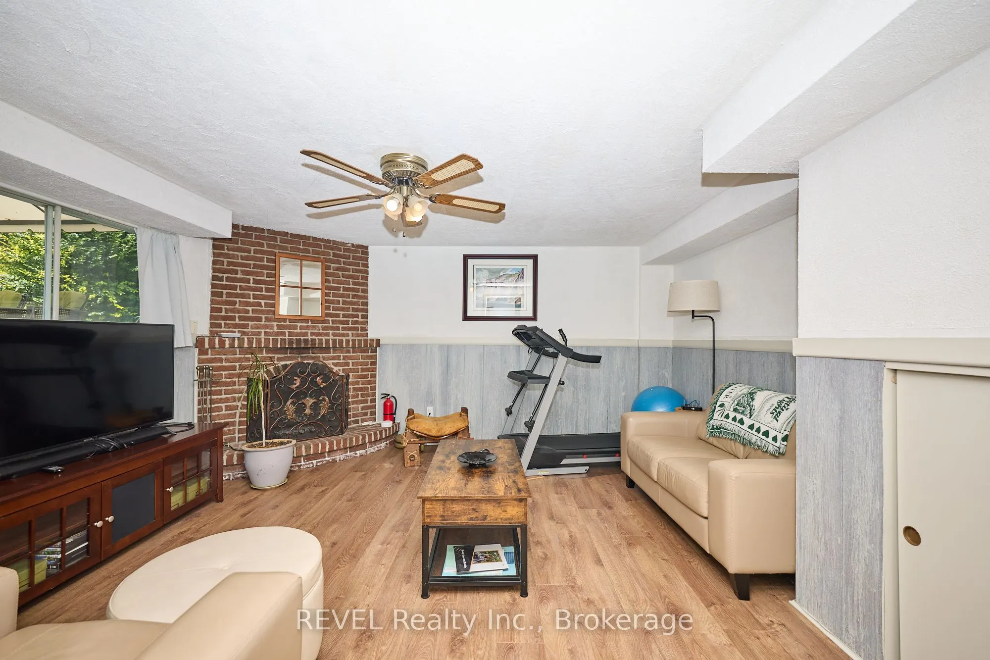 6796 Corwin Crescent