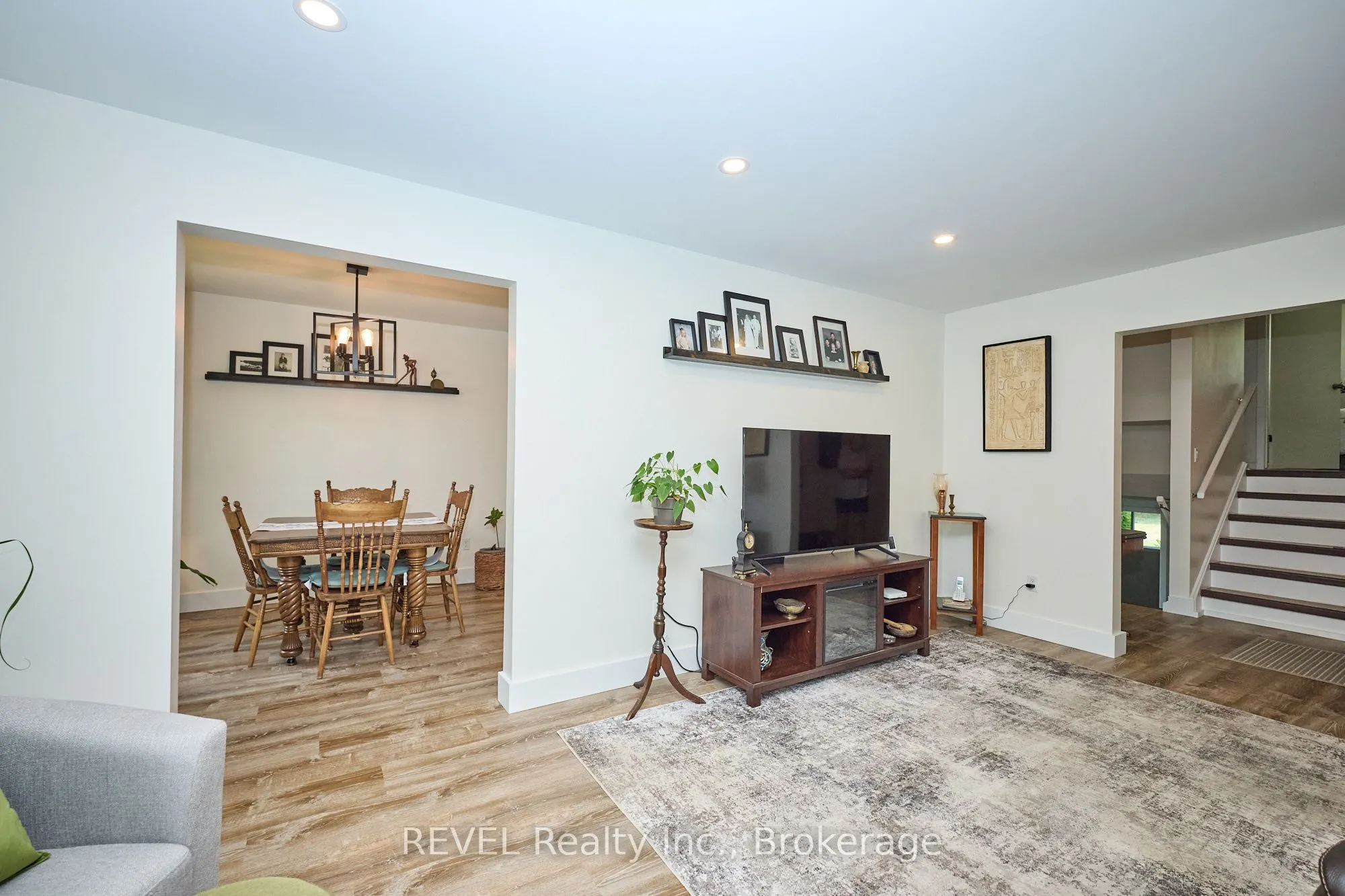 6796 Corwin Crescent