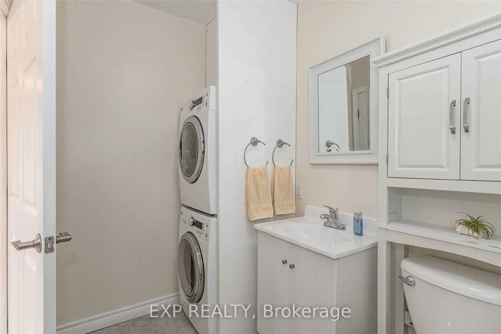 237 Lakeshore Road, #2A Willcher