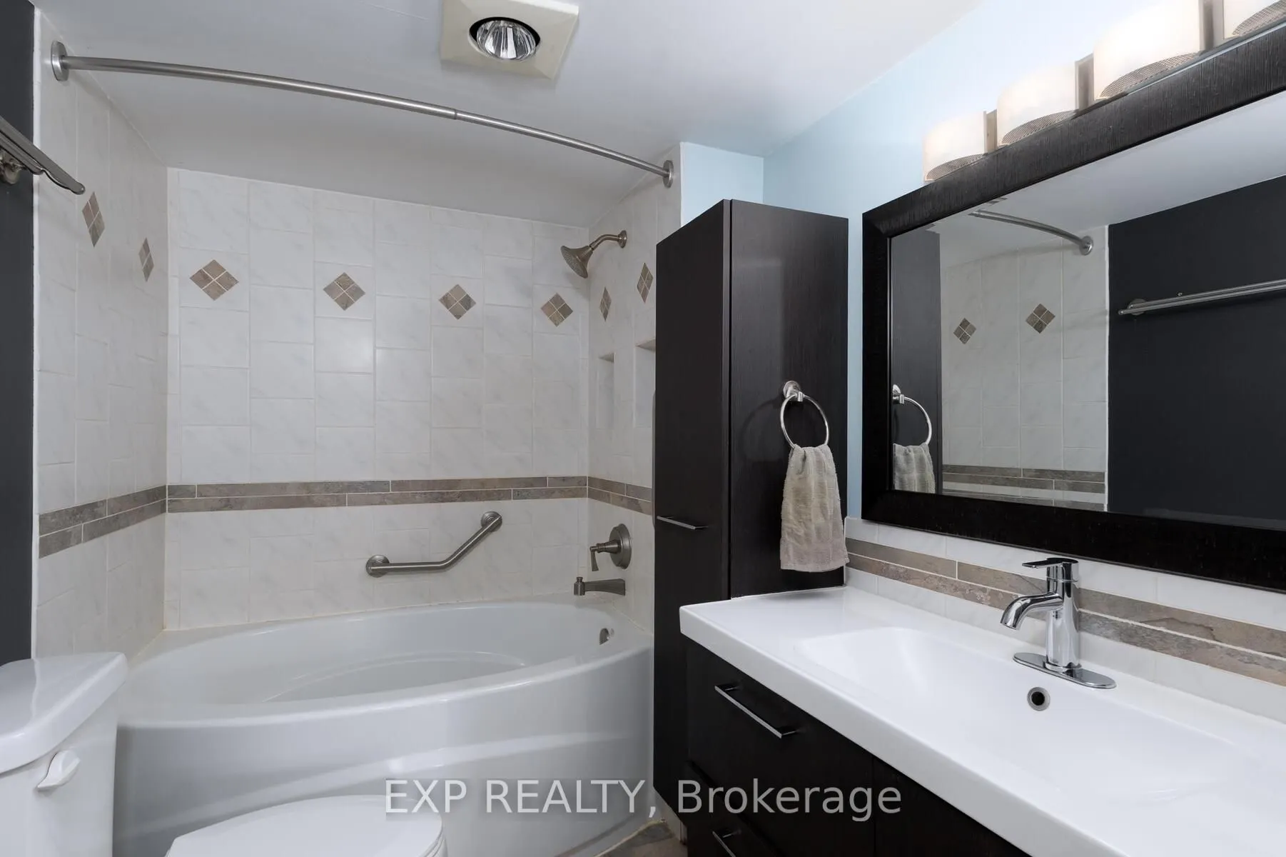 3 Willowdale Avenue