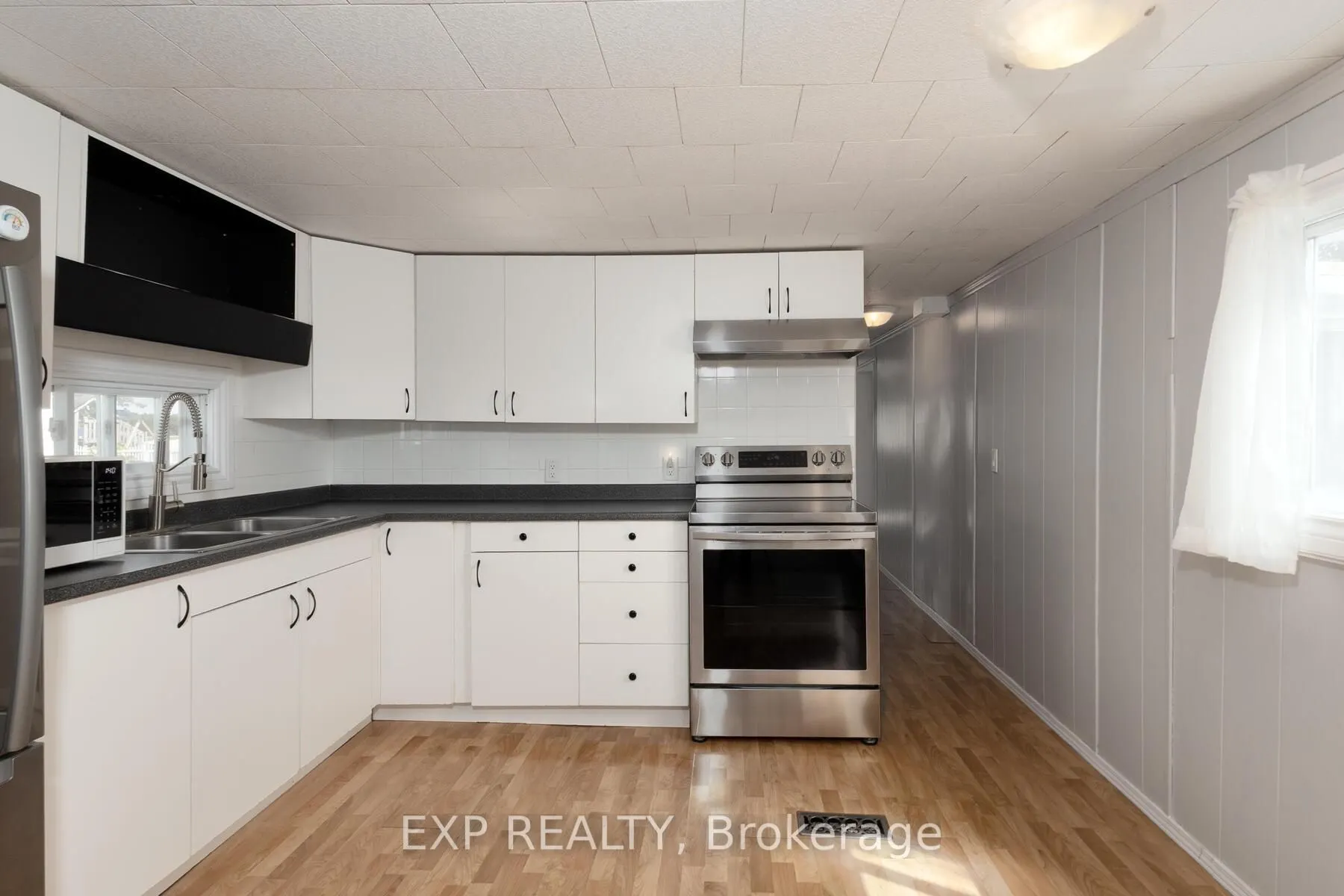 3 Willowdale Avenue