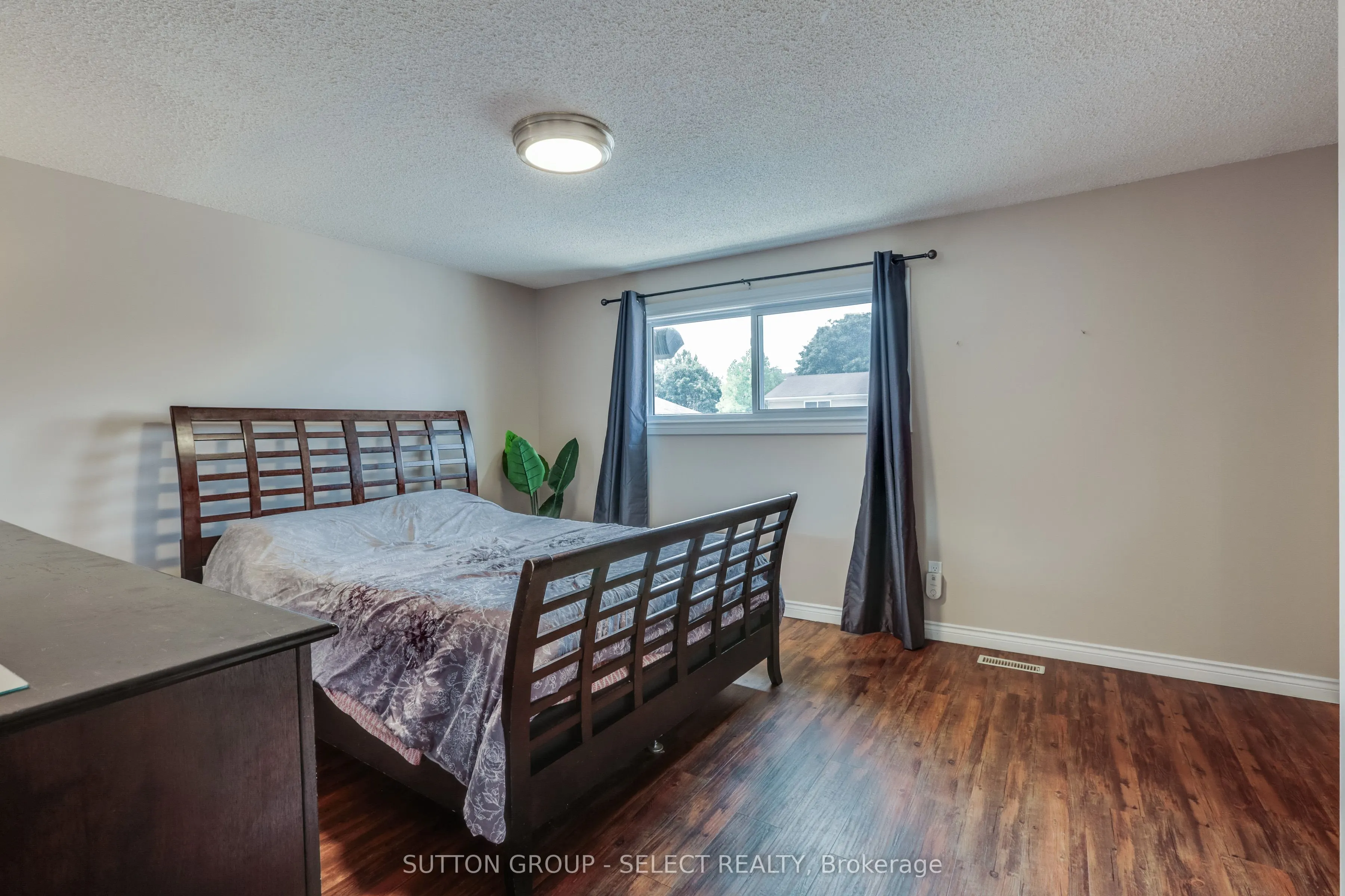 320 Westminster Avenue, #7