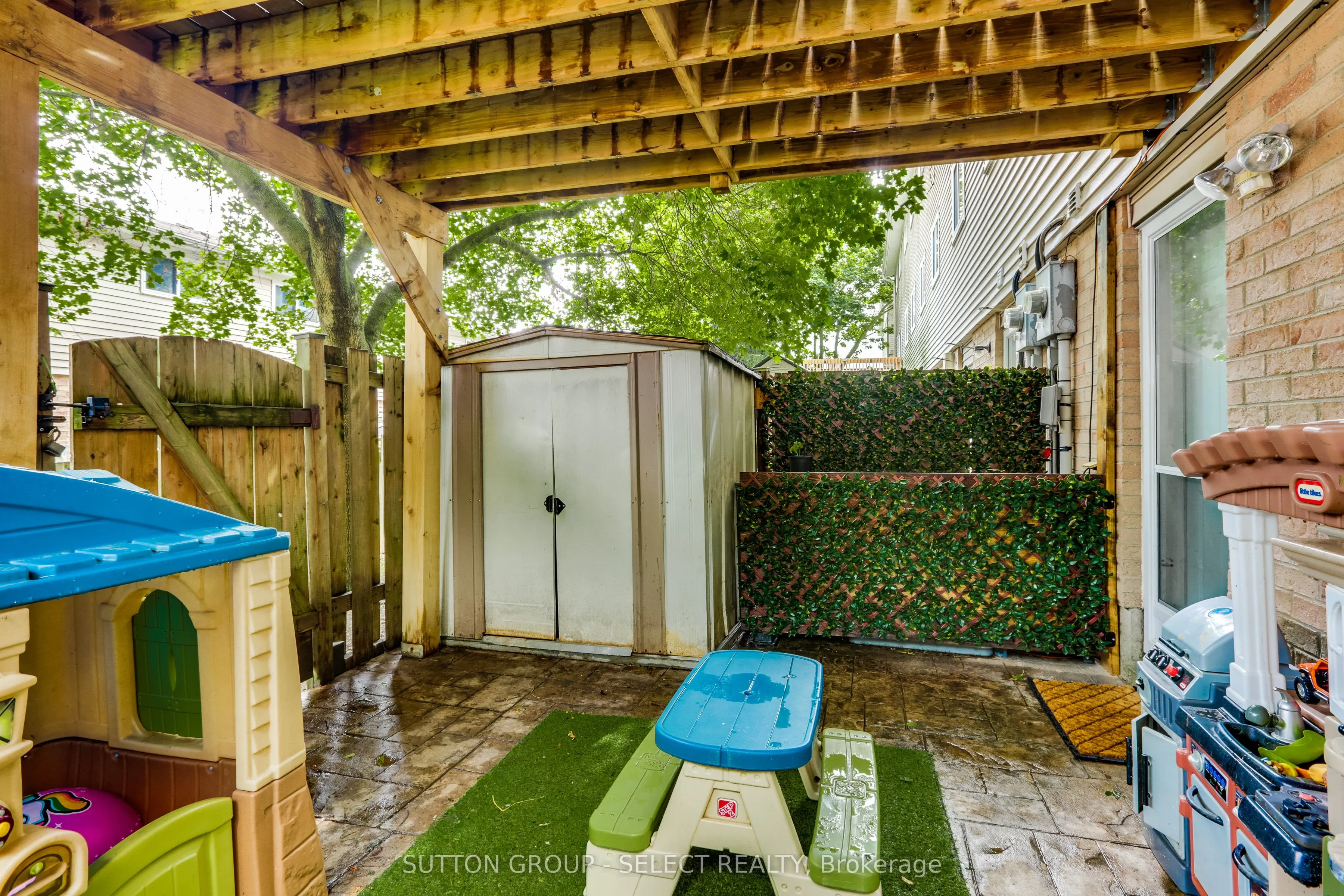 320 Westminster Avenue, #7