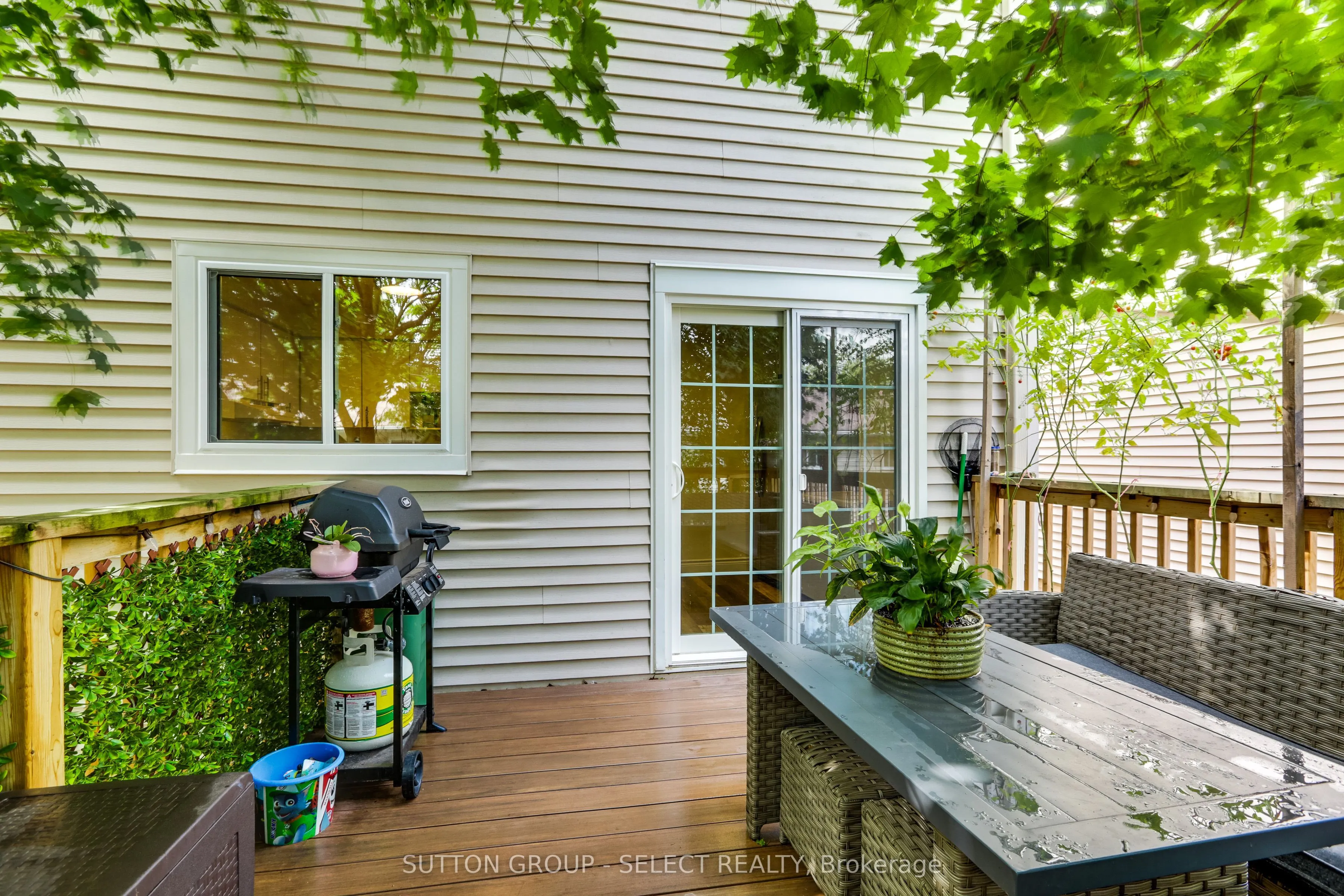 320 Westminster Avenue, #7