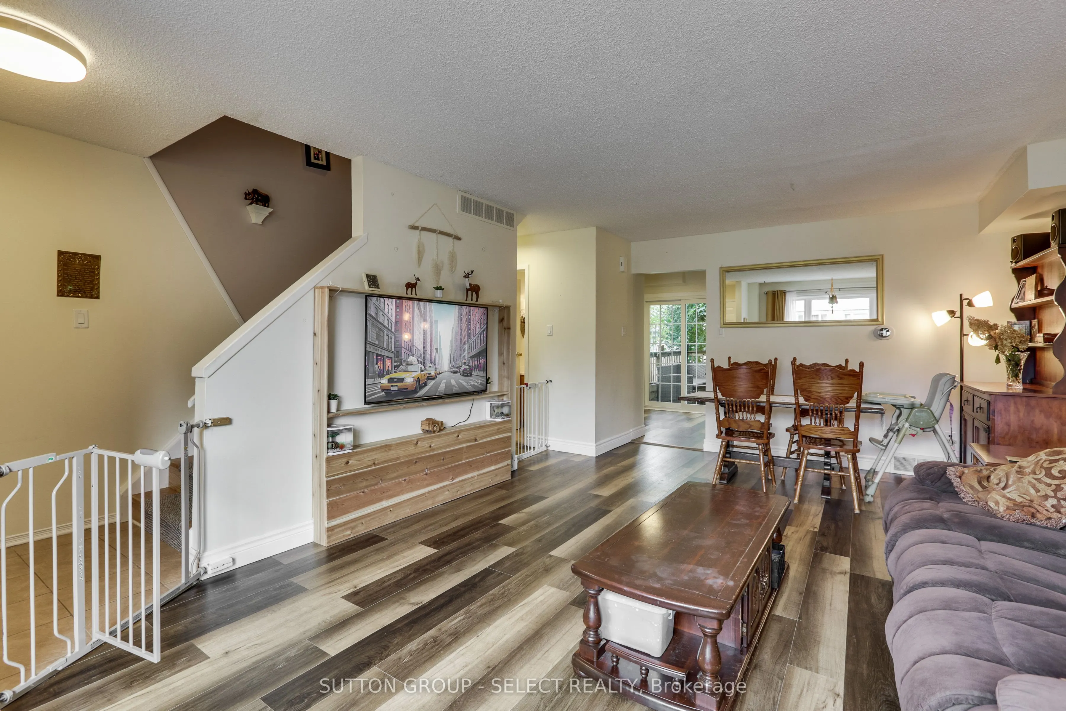 320 Westminster Avenue, #7