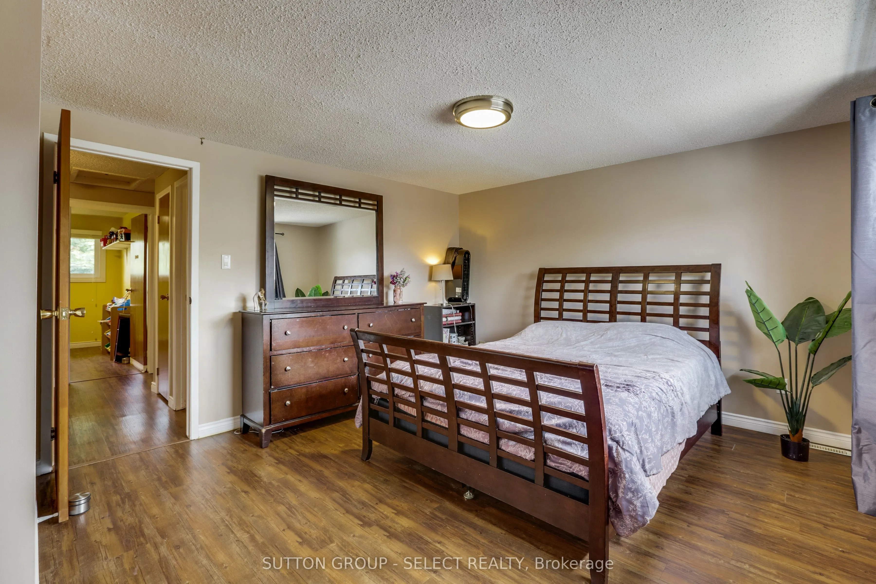 320 Westminster Avenue, #7