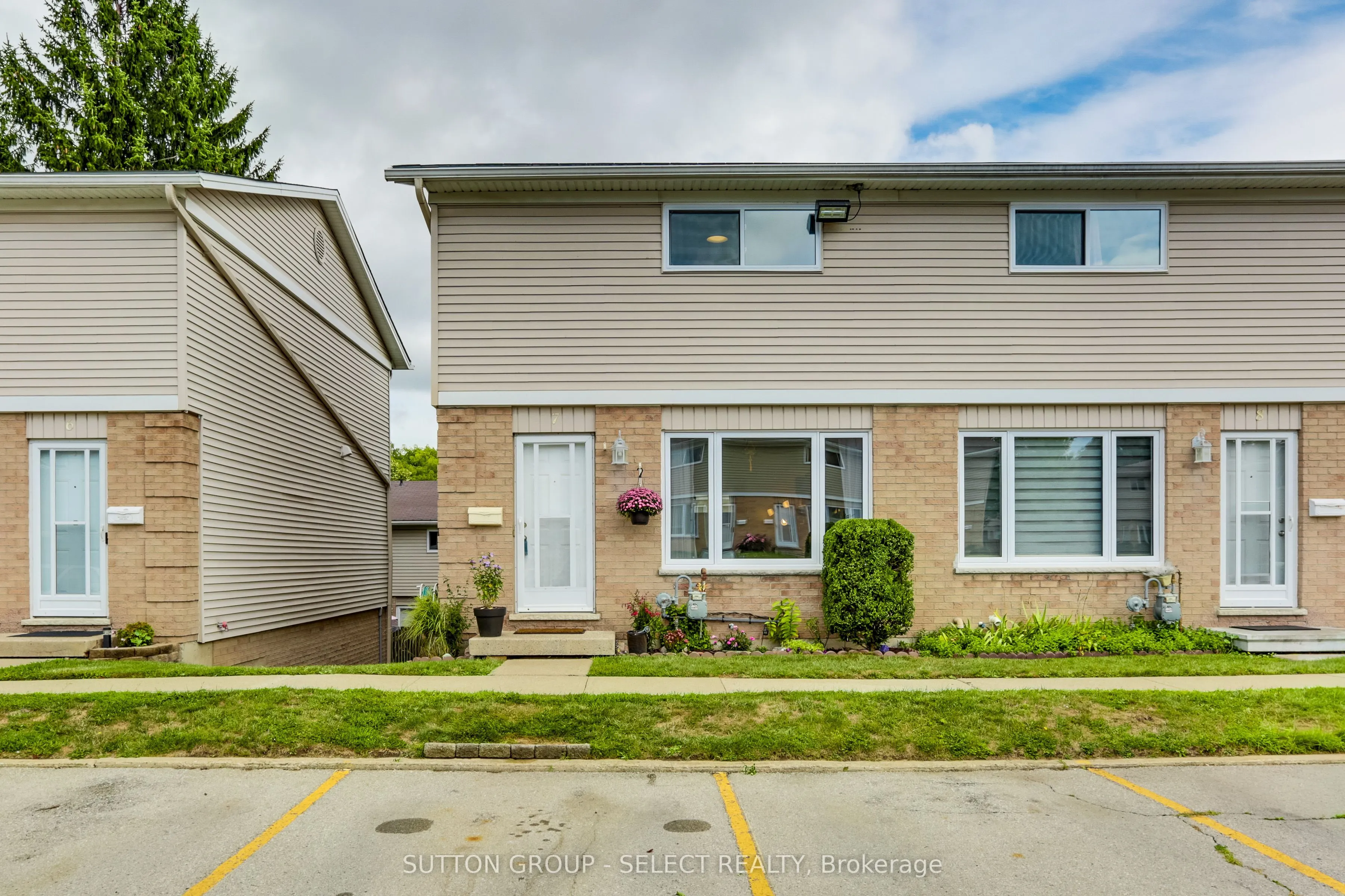 320 Westminster Avenue, #7