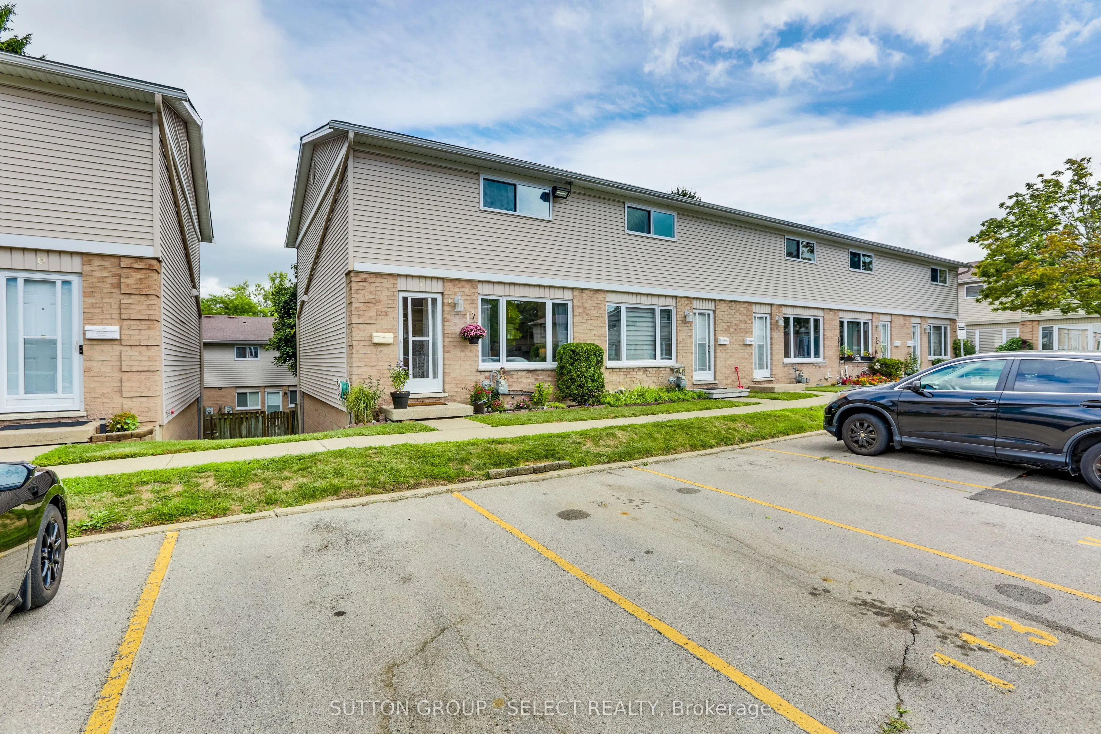 320 Westminster Avenue, #7