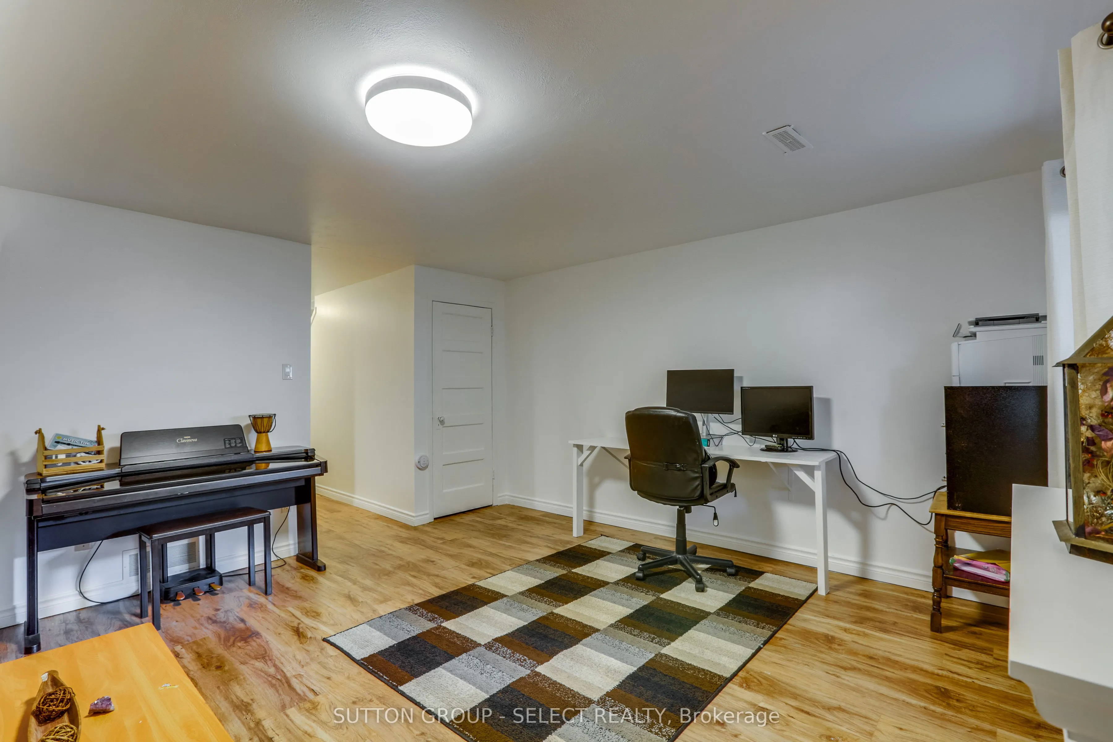 320 Westminster Avenue, #7