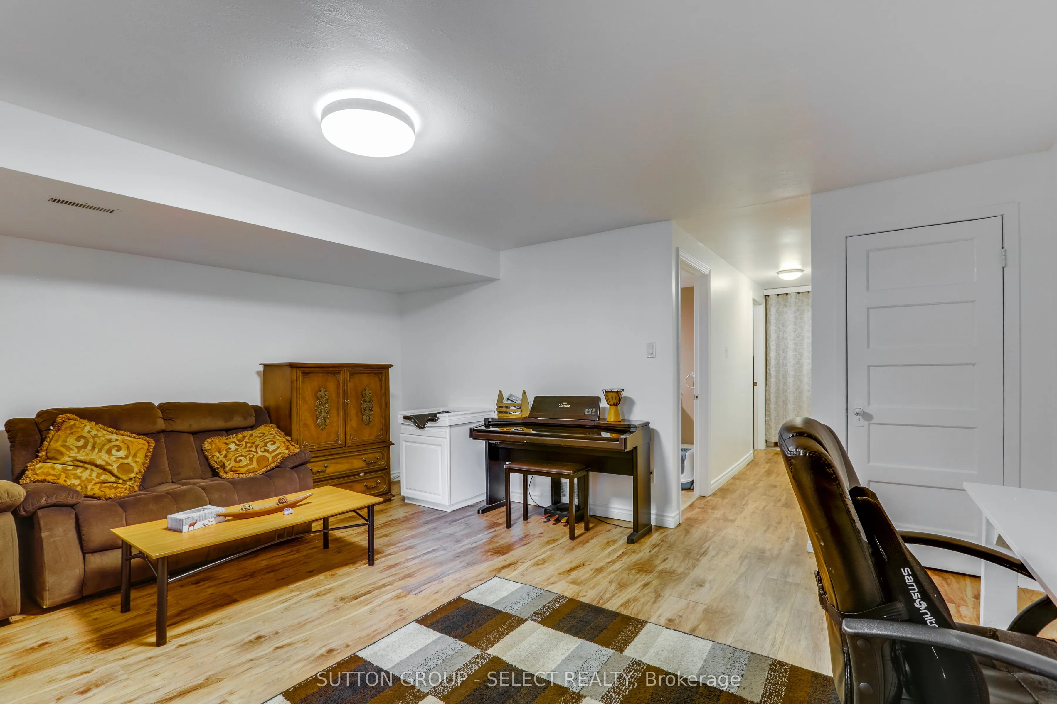 320 Westminster Avenue, #7