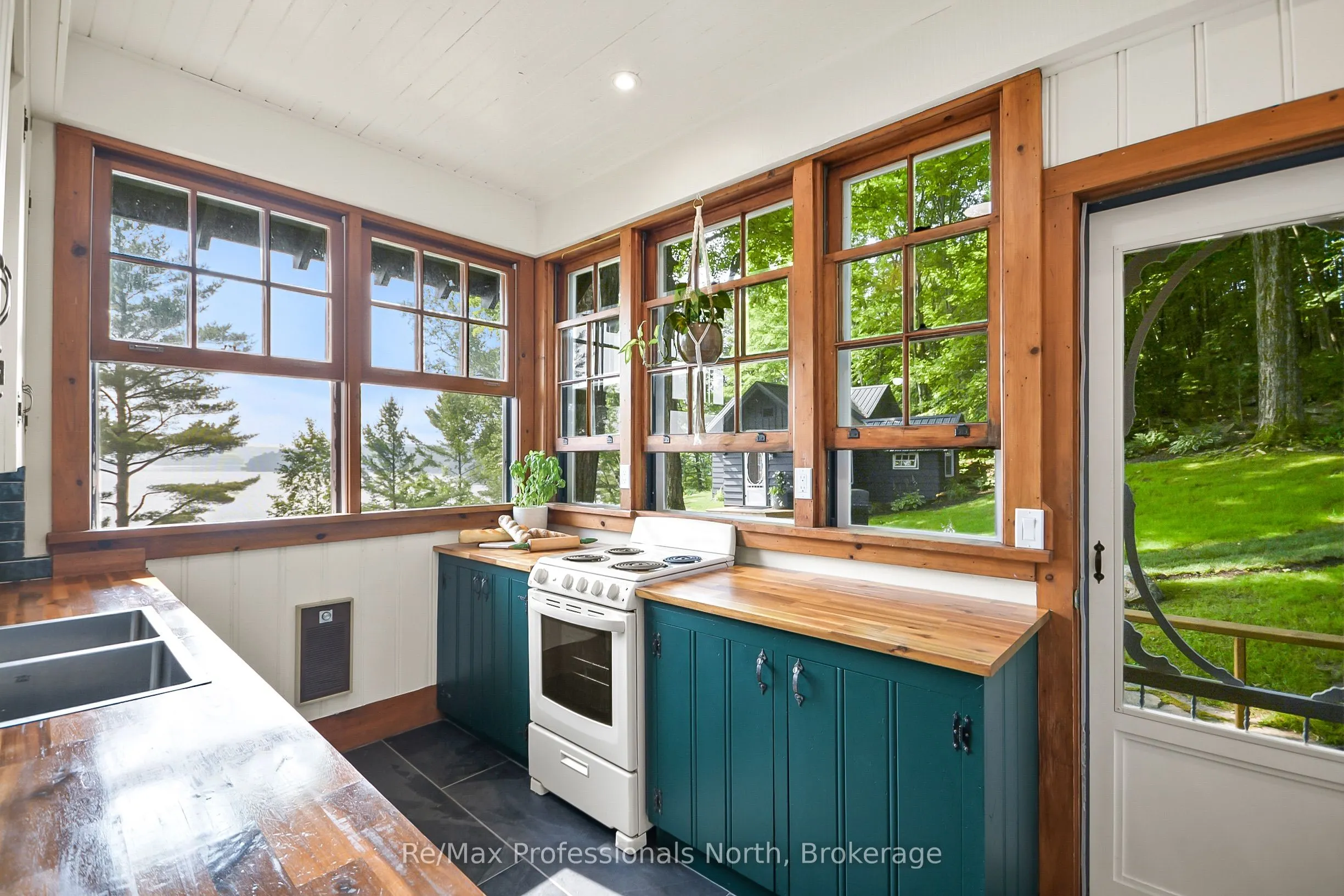 95 PEN LAKE POINT Road